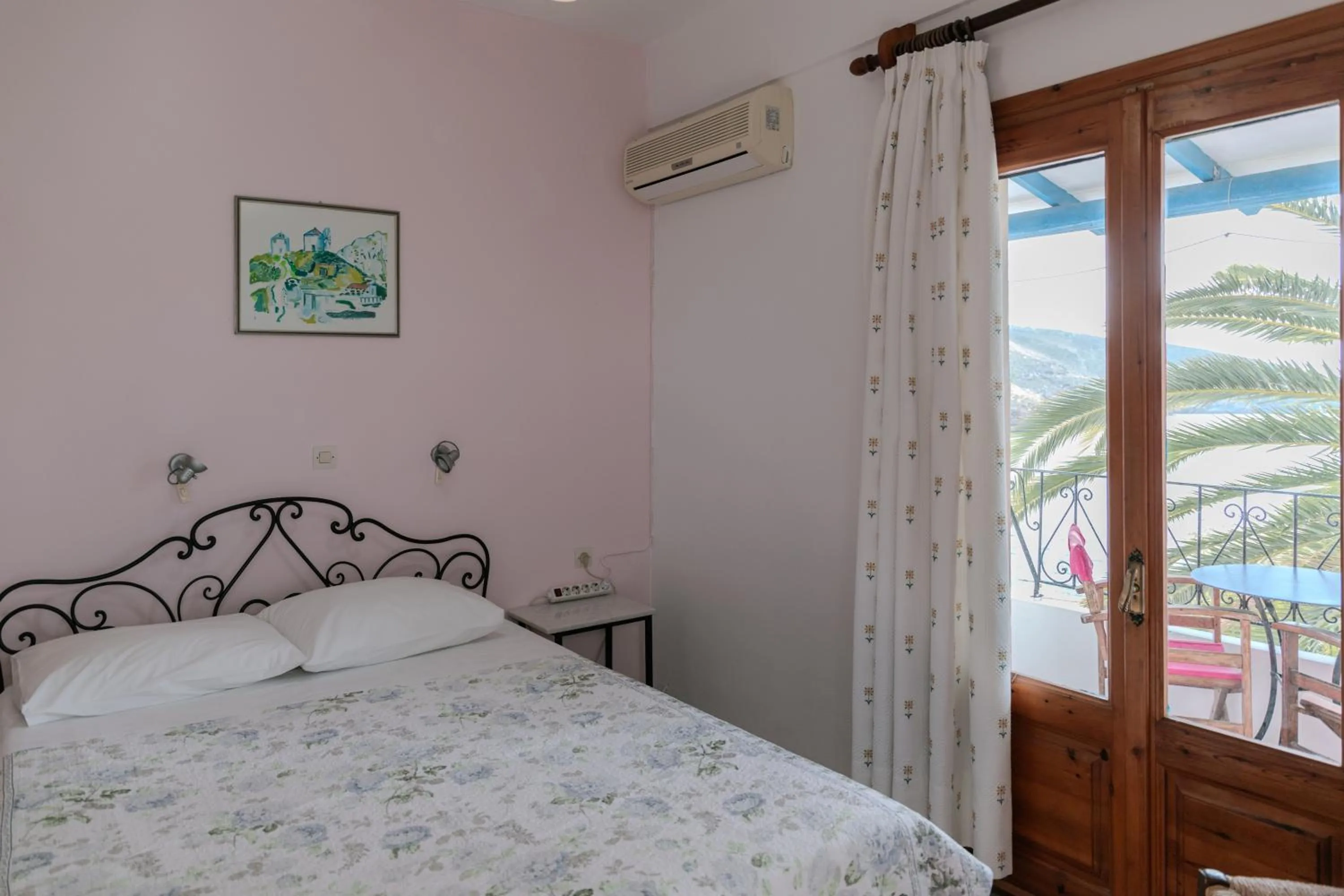 Photo of the whole room, Bed in Patras Apartments