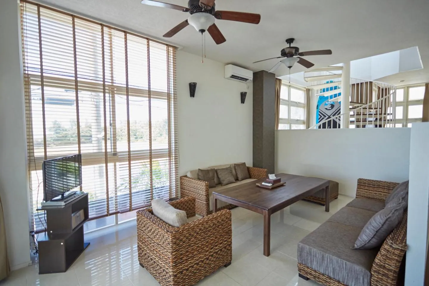 Living room in T&T MOF-Maeda Ocean Front House-