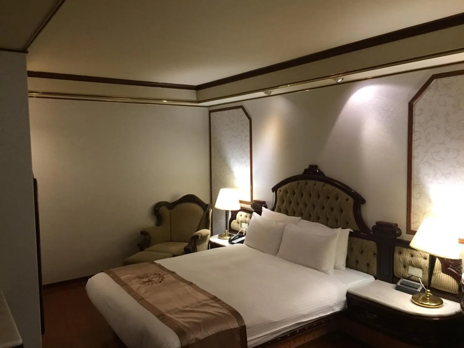 Photo of the whole room, Bed in Charming City Songshan Hotel