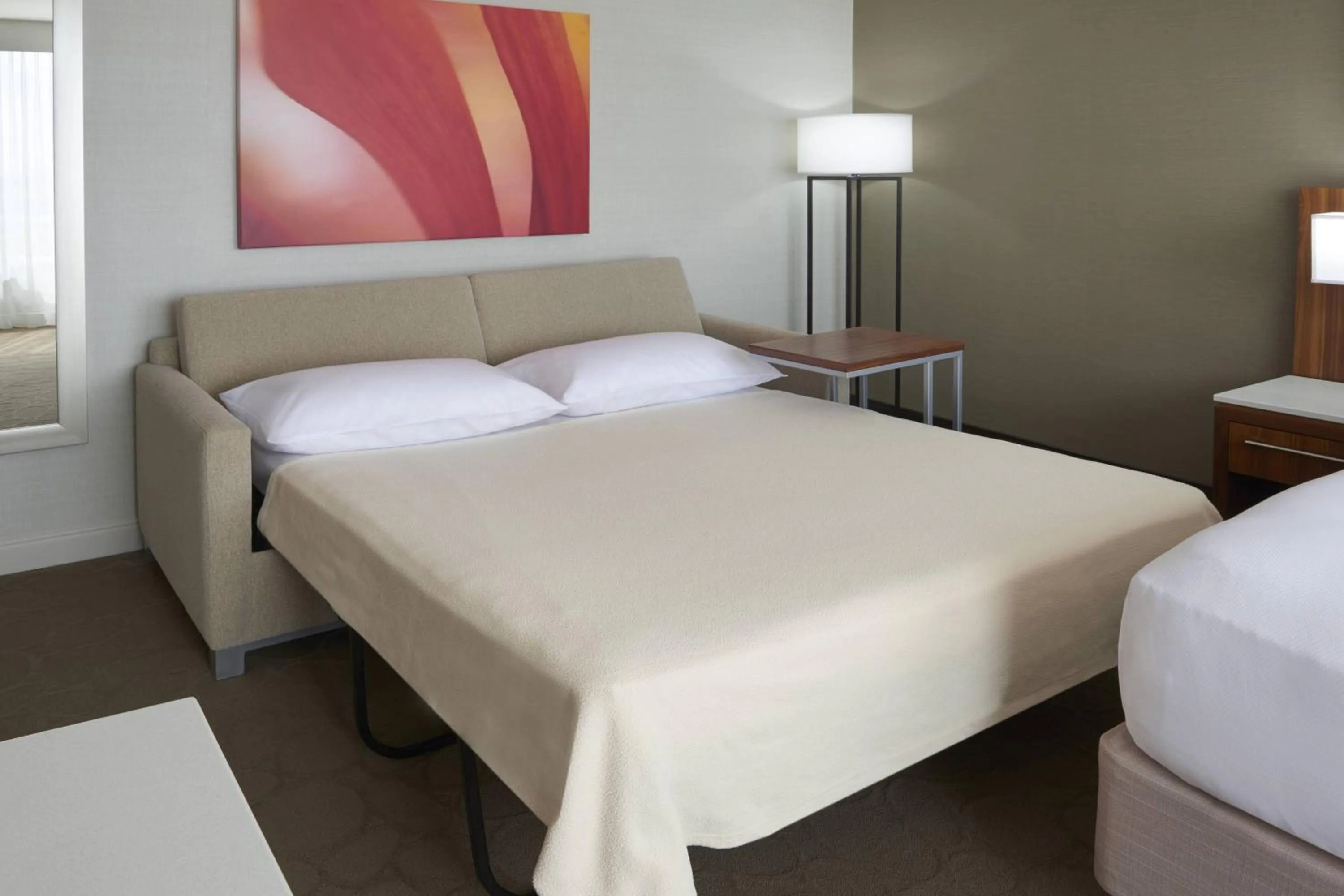 Photo of the whole room, Bed in Delta Hotels by Marriott Toronto Airport & Conference Centre