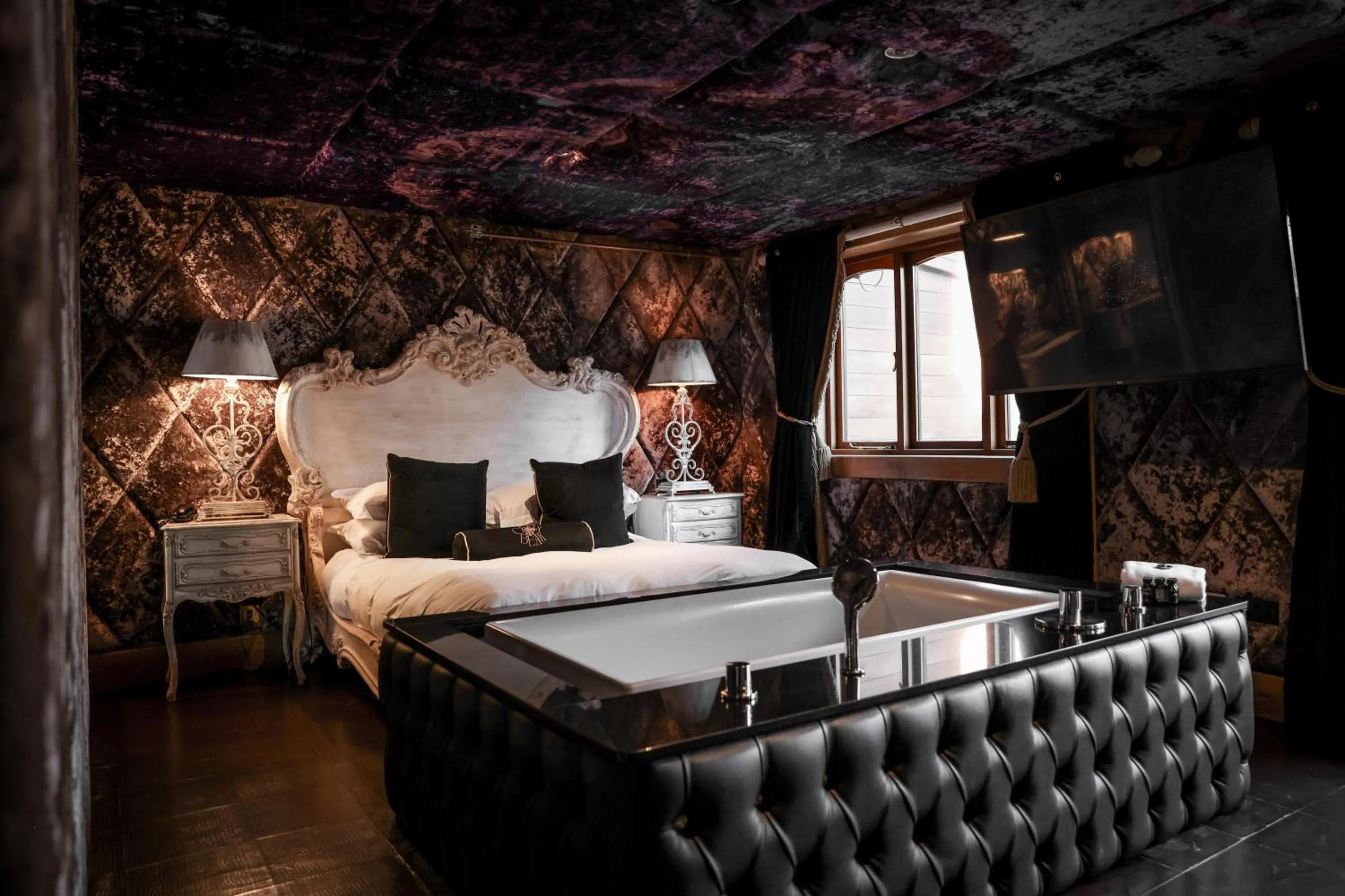 Bed in Crazy Bear Stadhampton