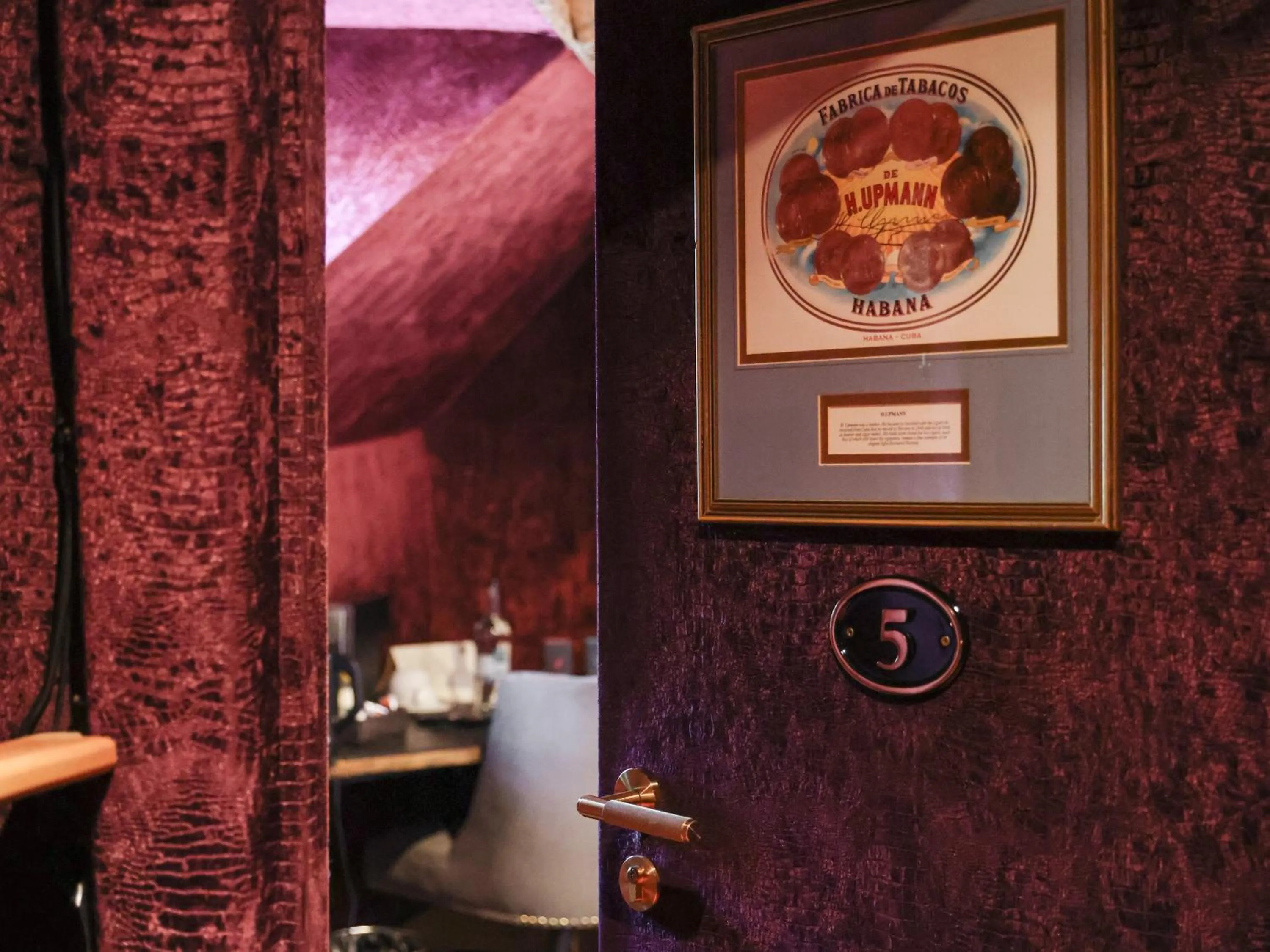 Bedroom in Crazy Bear Stadhampton