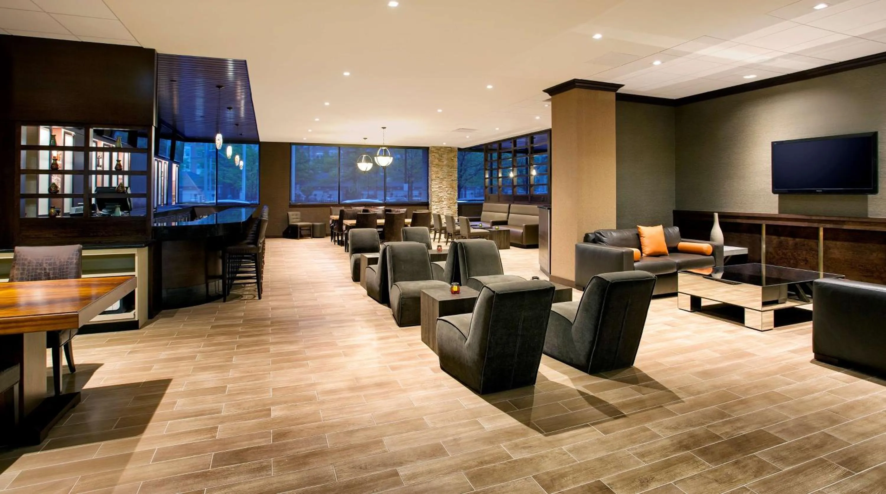 Restaurant/places to eat in DoubleTree by Hilton Hotel & Suites Jersey City