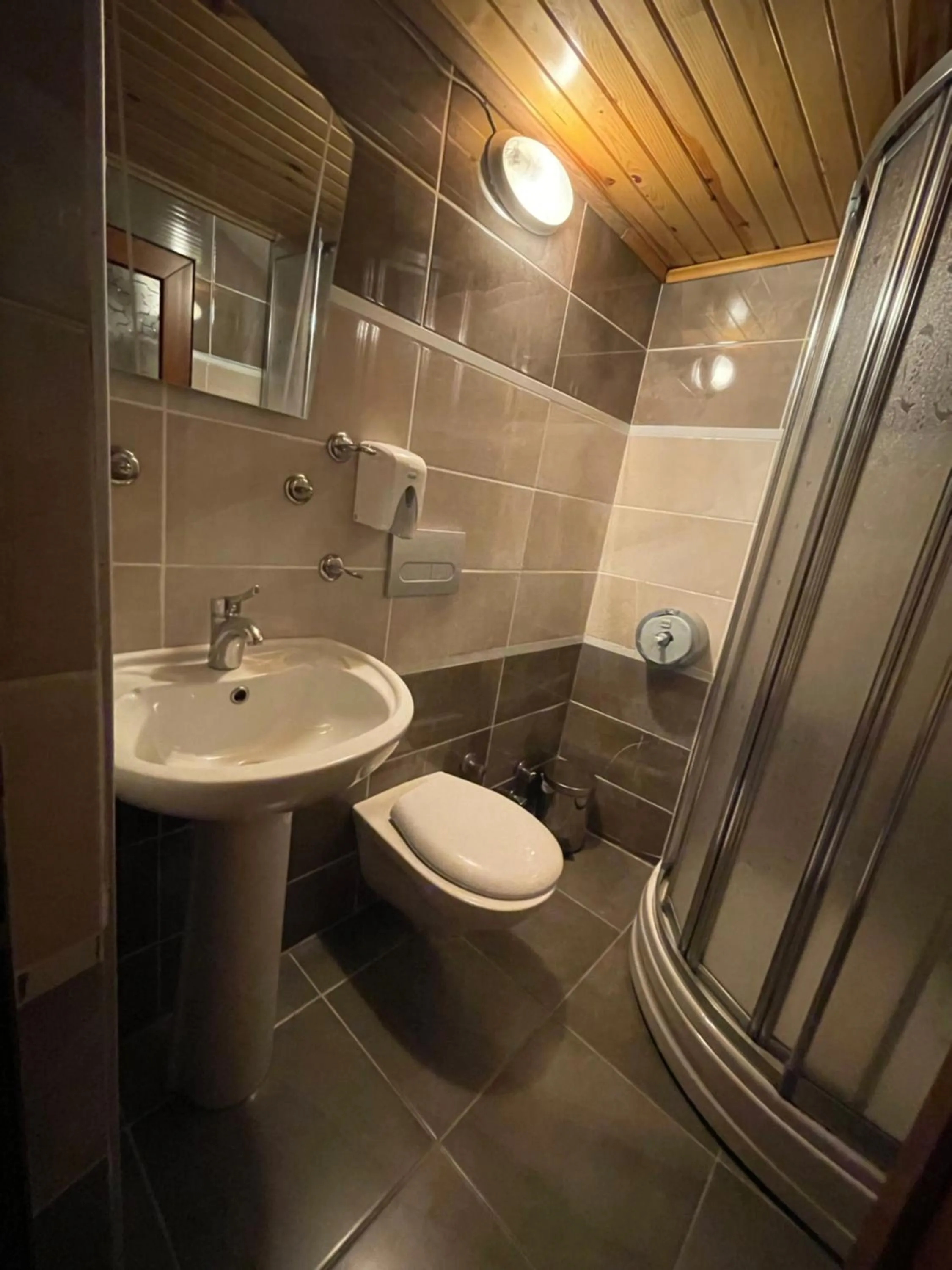 Bathroom in Ozkan Otel