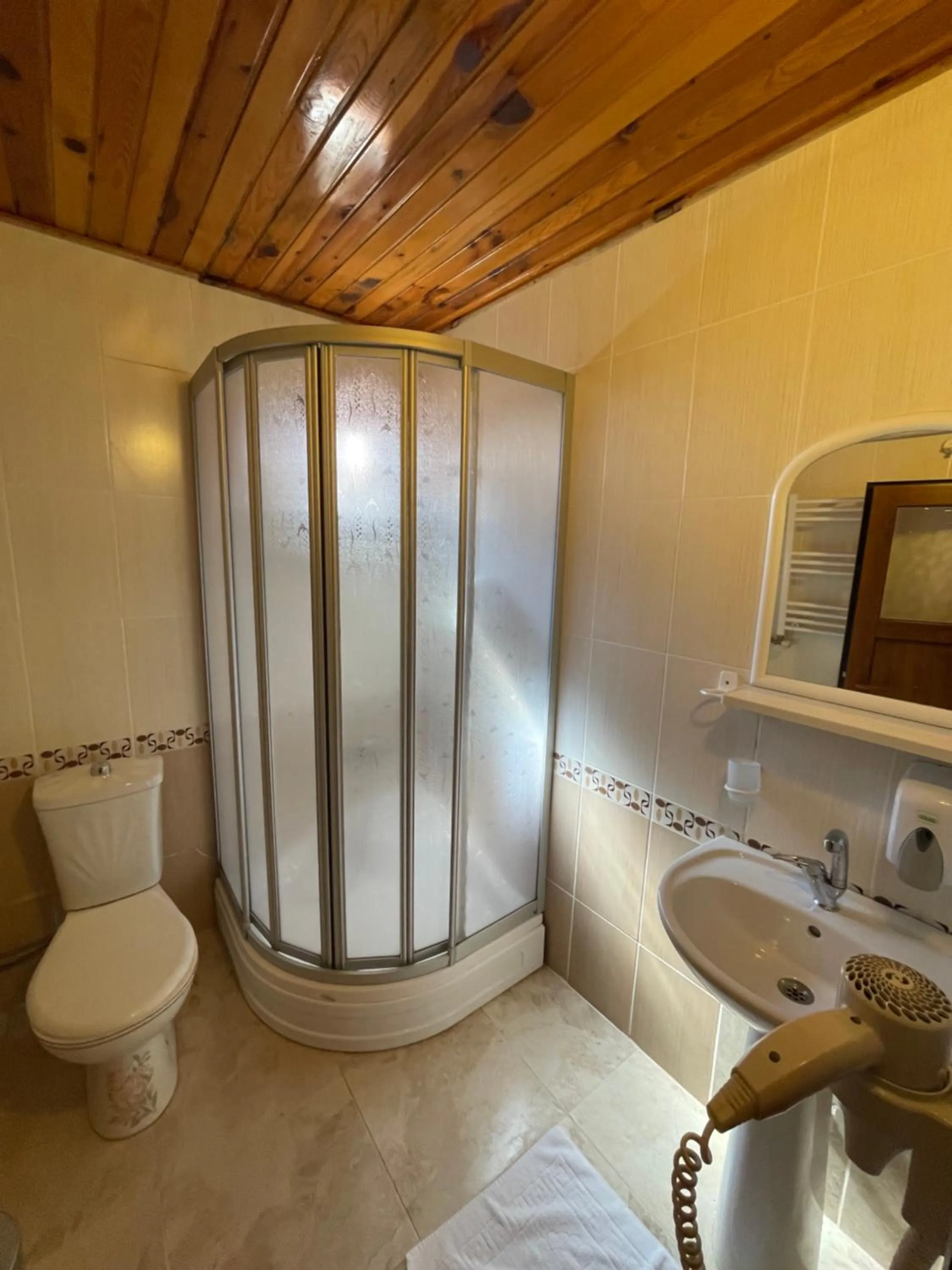 Bathroom in Ozkan Otel