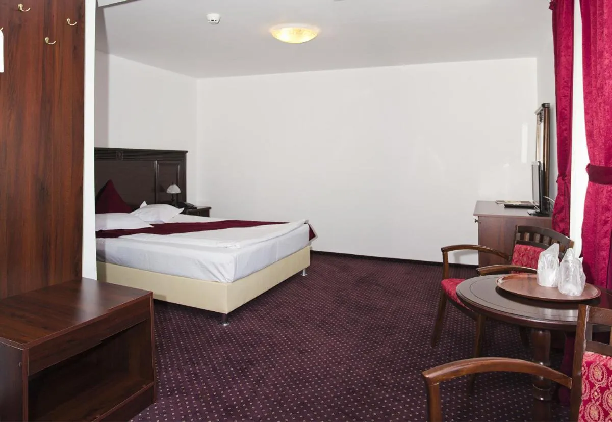 Photo of the whole room in Hanul Domnesc