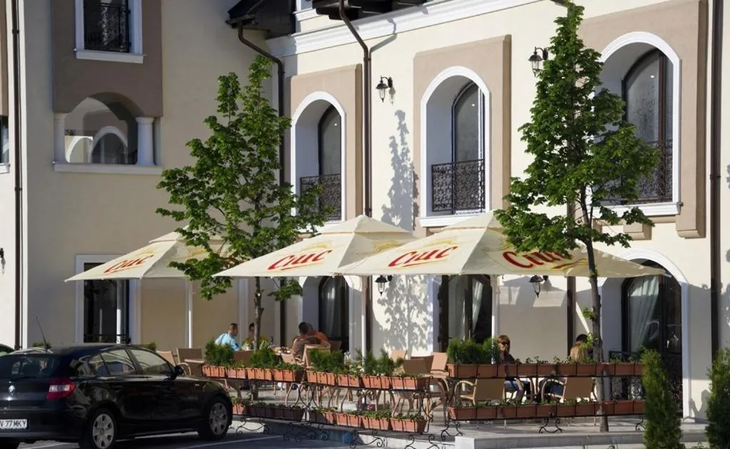 Facade/entrance in Hanul Domnesc