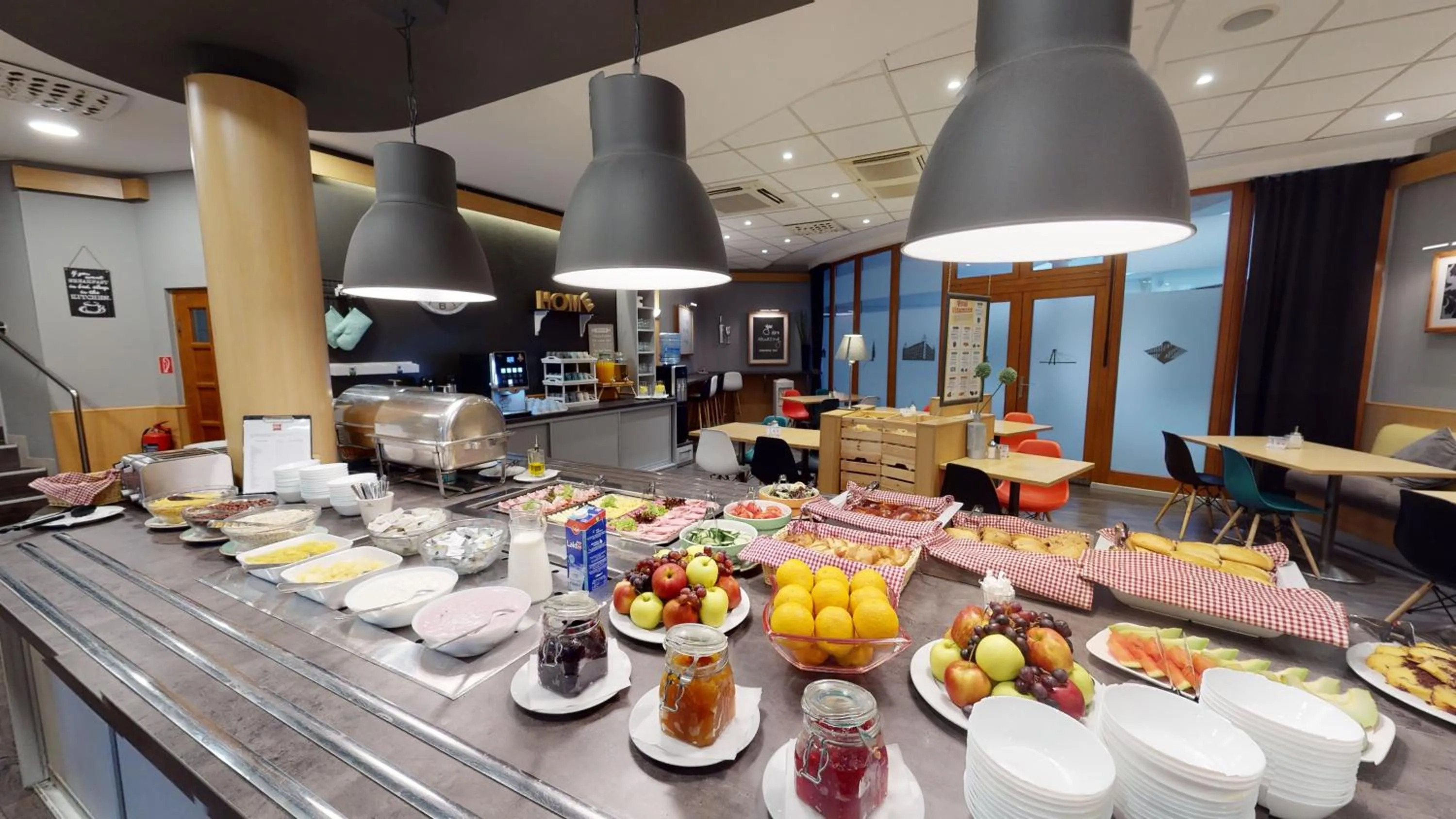 Restaurant/places to eat in Ibis Bratislava Centrum