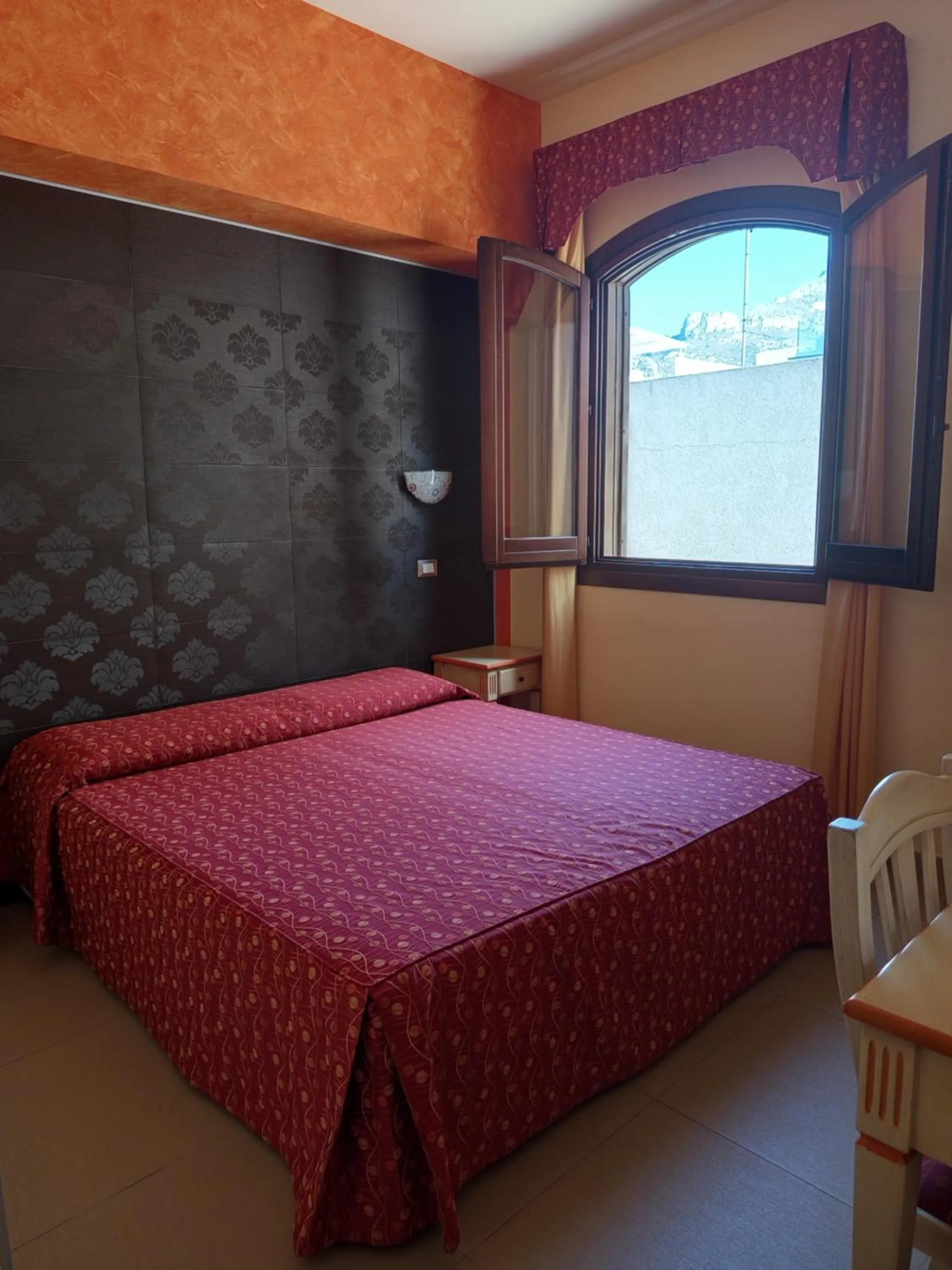 Photo of the whole room in Amaryllis Hotel