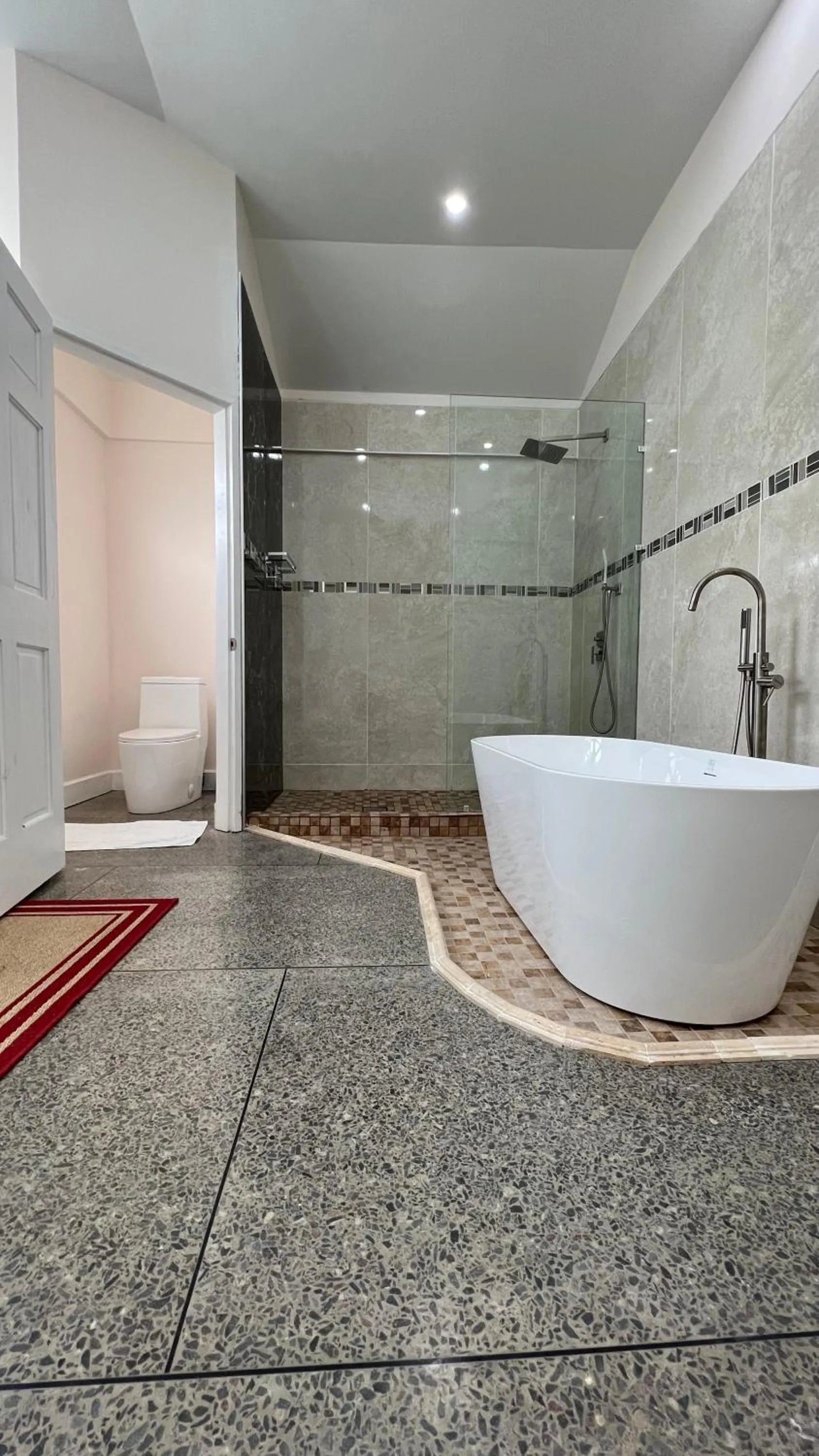 Shower in Stonetrail