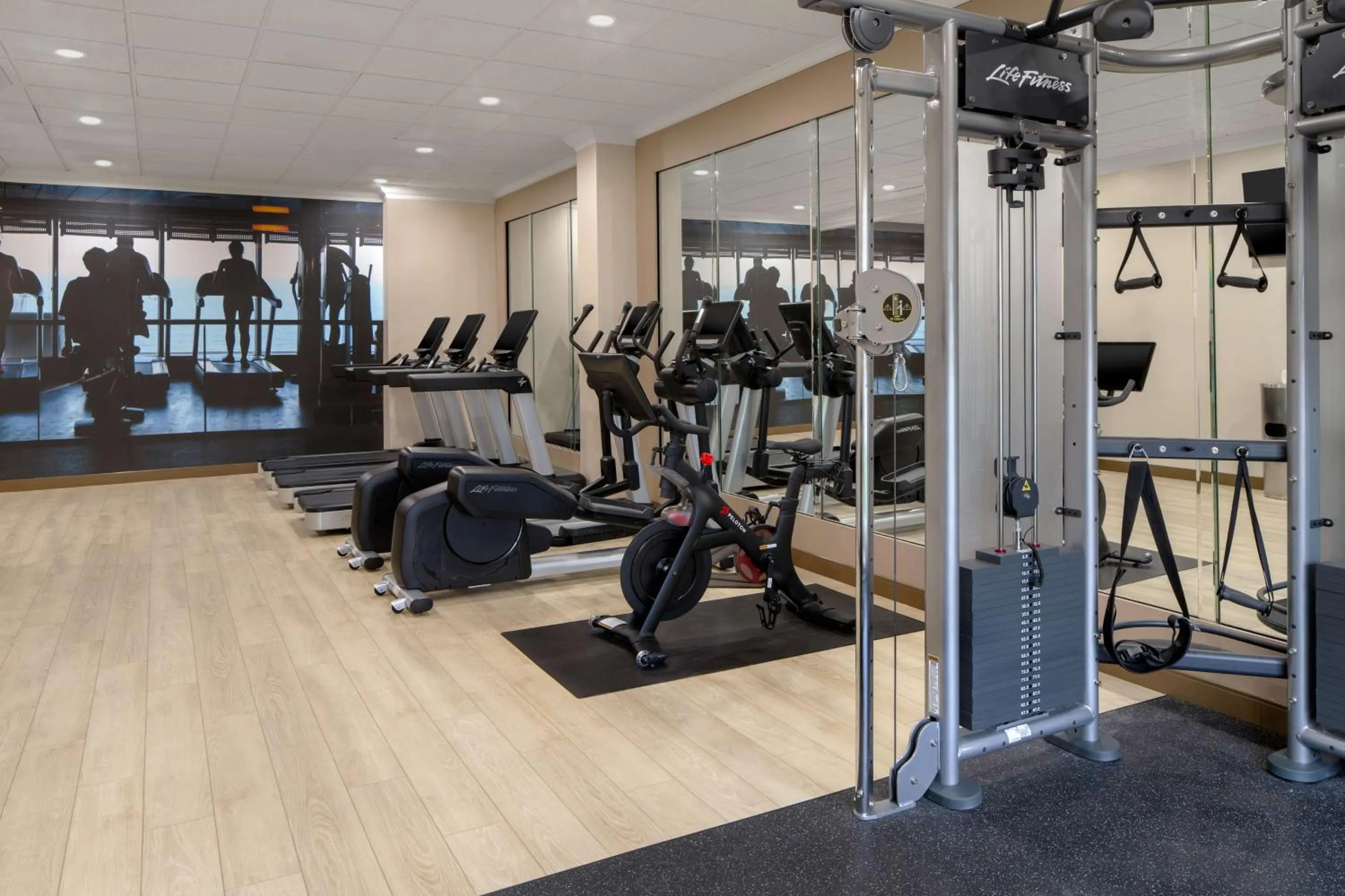 Fitness centre/facilities in DoubleTree Suites by Hilton Mount Laurel