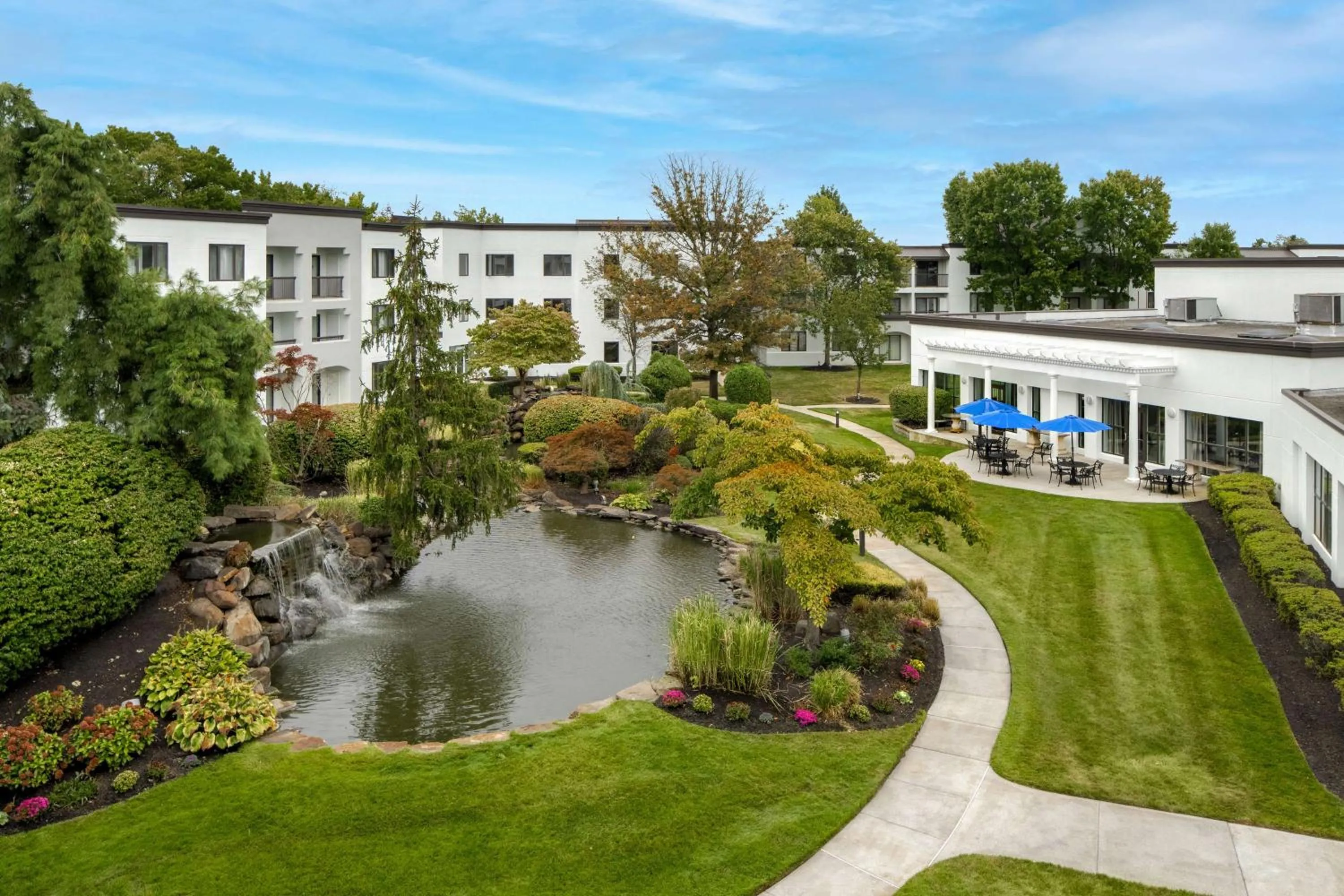 Property building in DoubleTree Suites by Hilton Mount Laurel