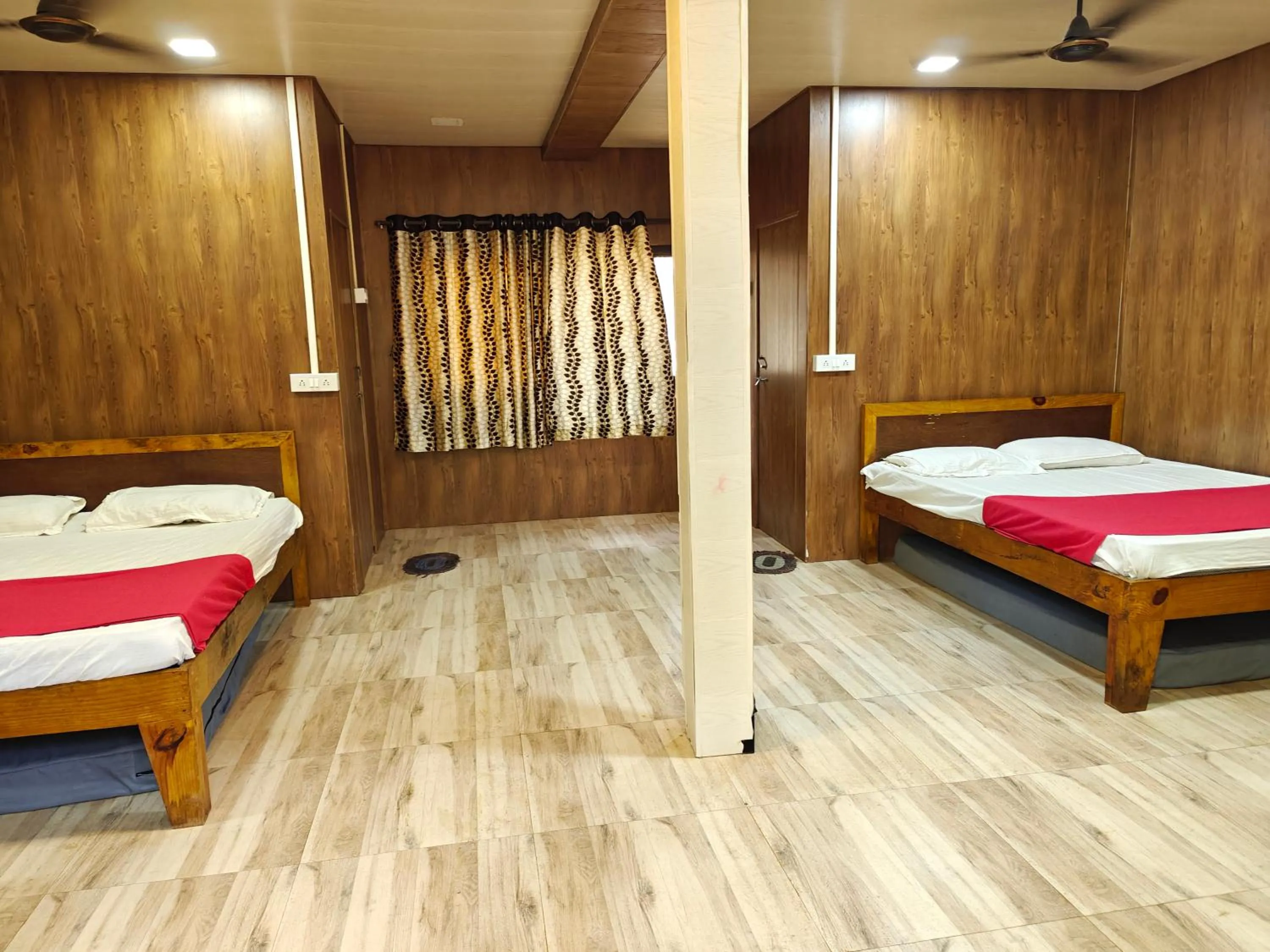 Photo of the whole room, Bed in Iora Cottages