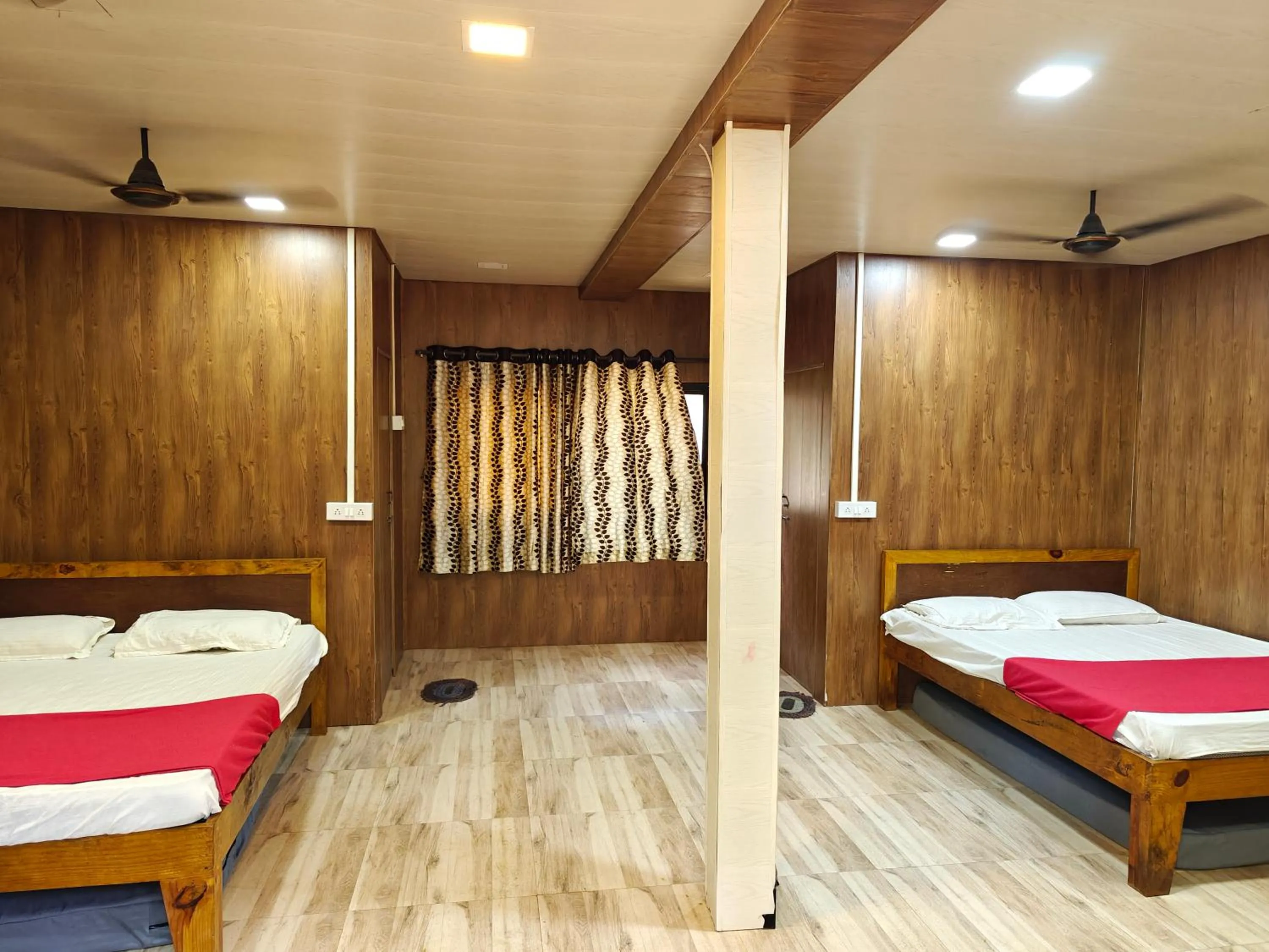 Photo of the whole room, Bed in Iora Cottages