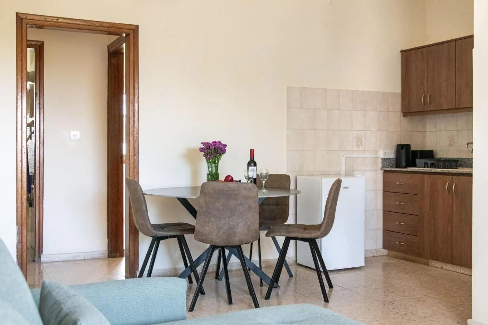 Follow The Sun Hotel Apartments