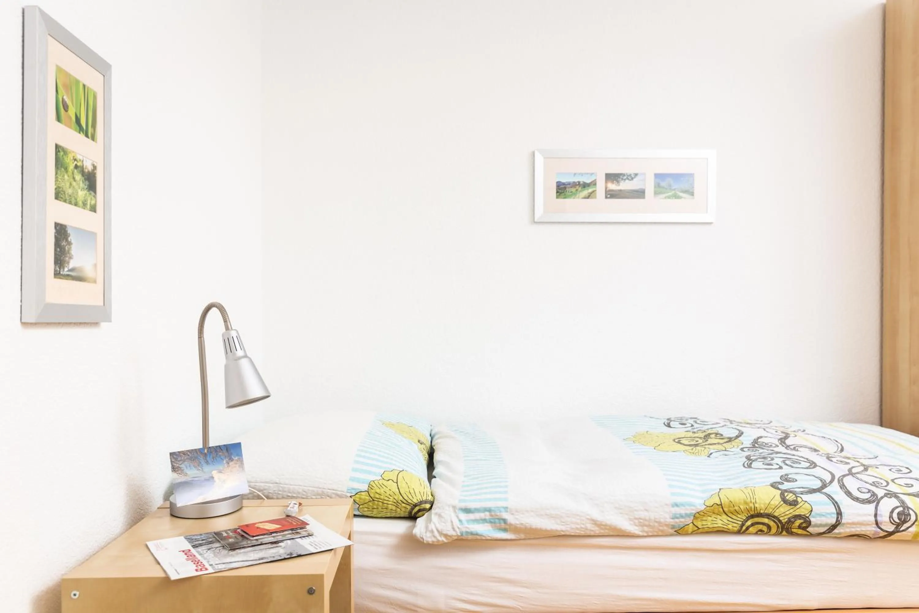 Photo of the whole room, Bed in MyBednBreakfast in Bottmingen