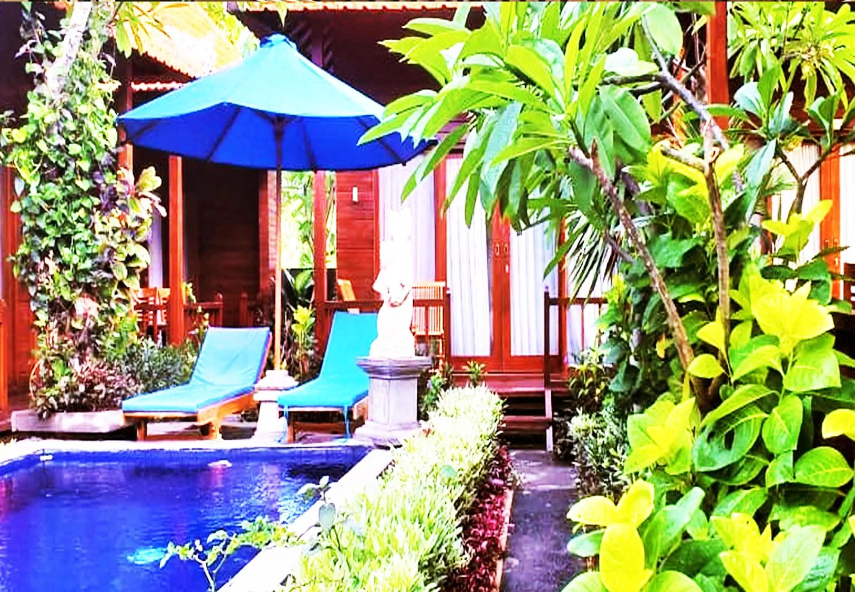 Swimming pool in Wait Garden Cottage