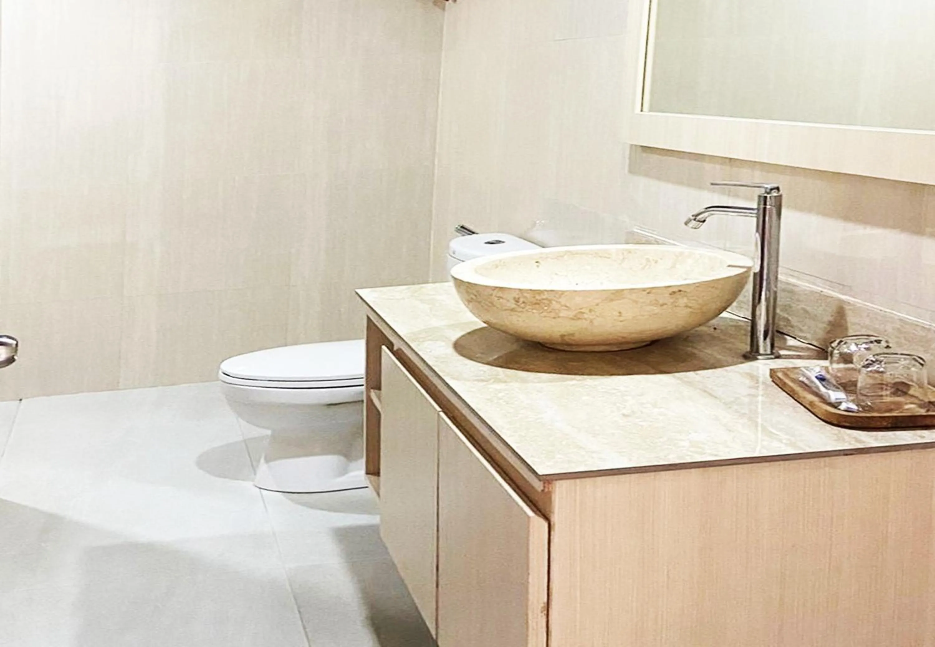 Toilet in Wait Garden Cottage