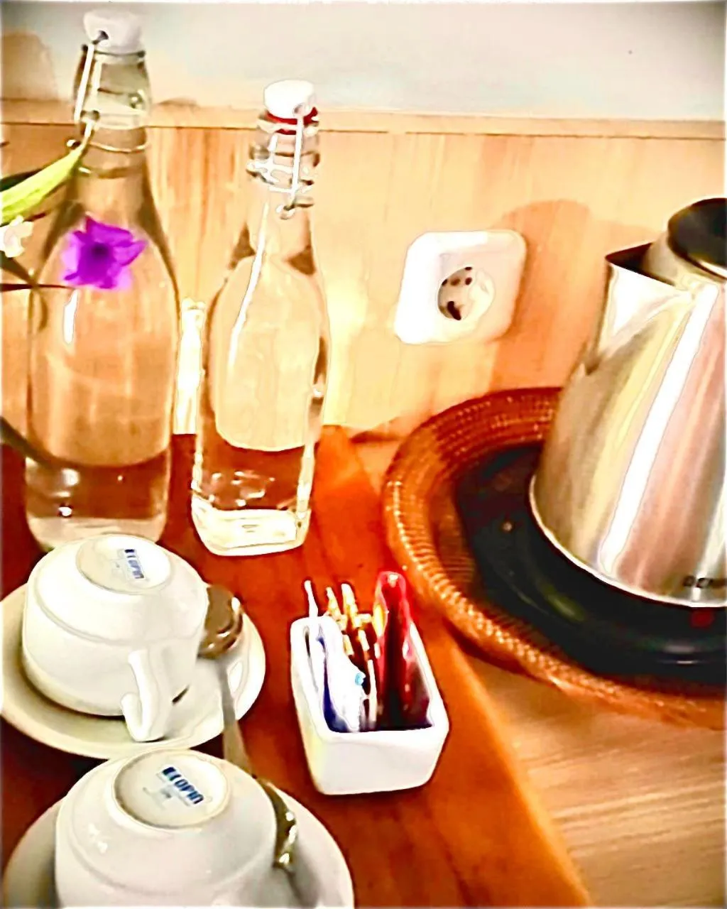 Coffee/tea facilities in Wait Garden Cottage