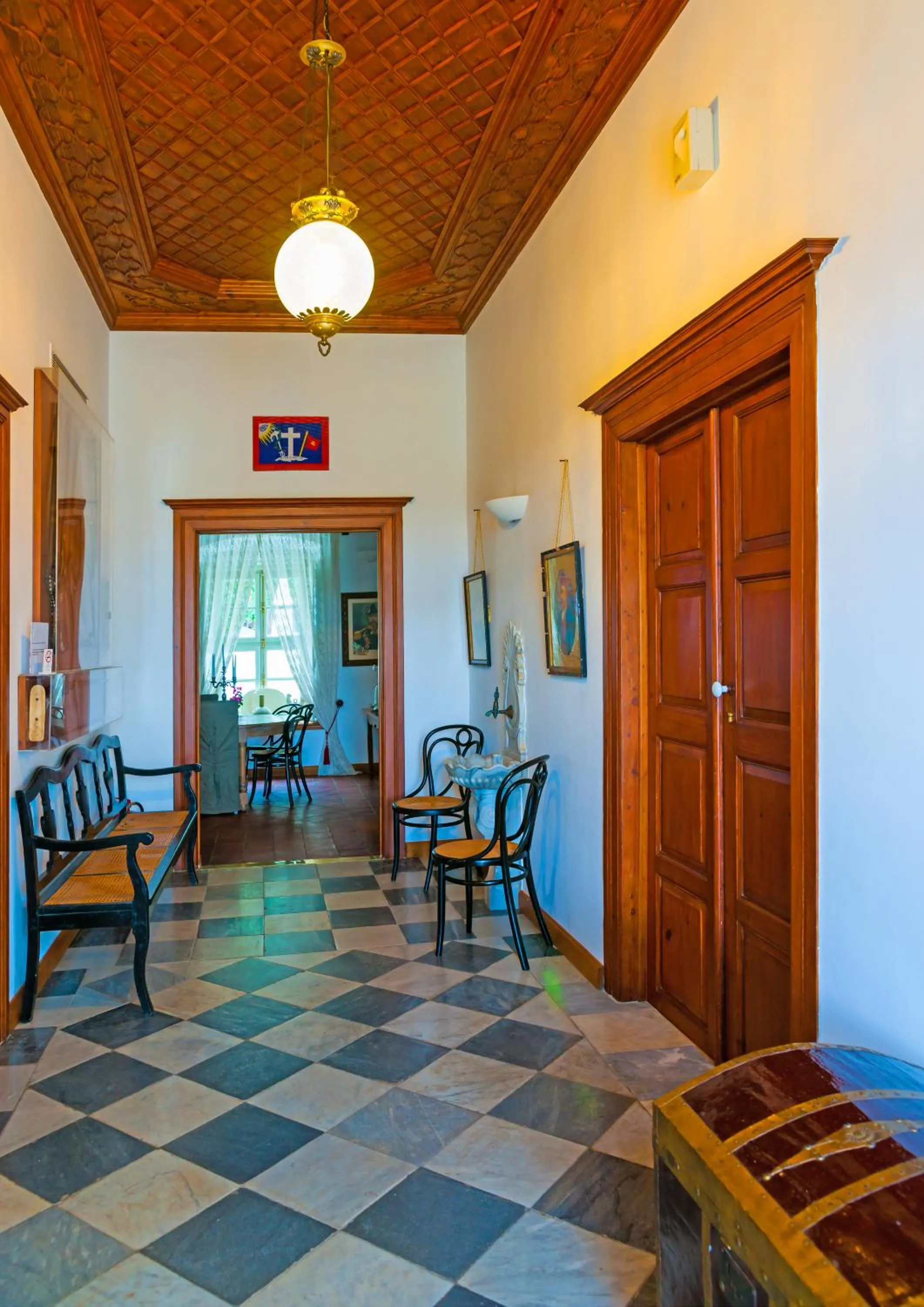 Communal lounge/ TV room in Cotommatae Hydra 1810