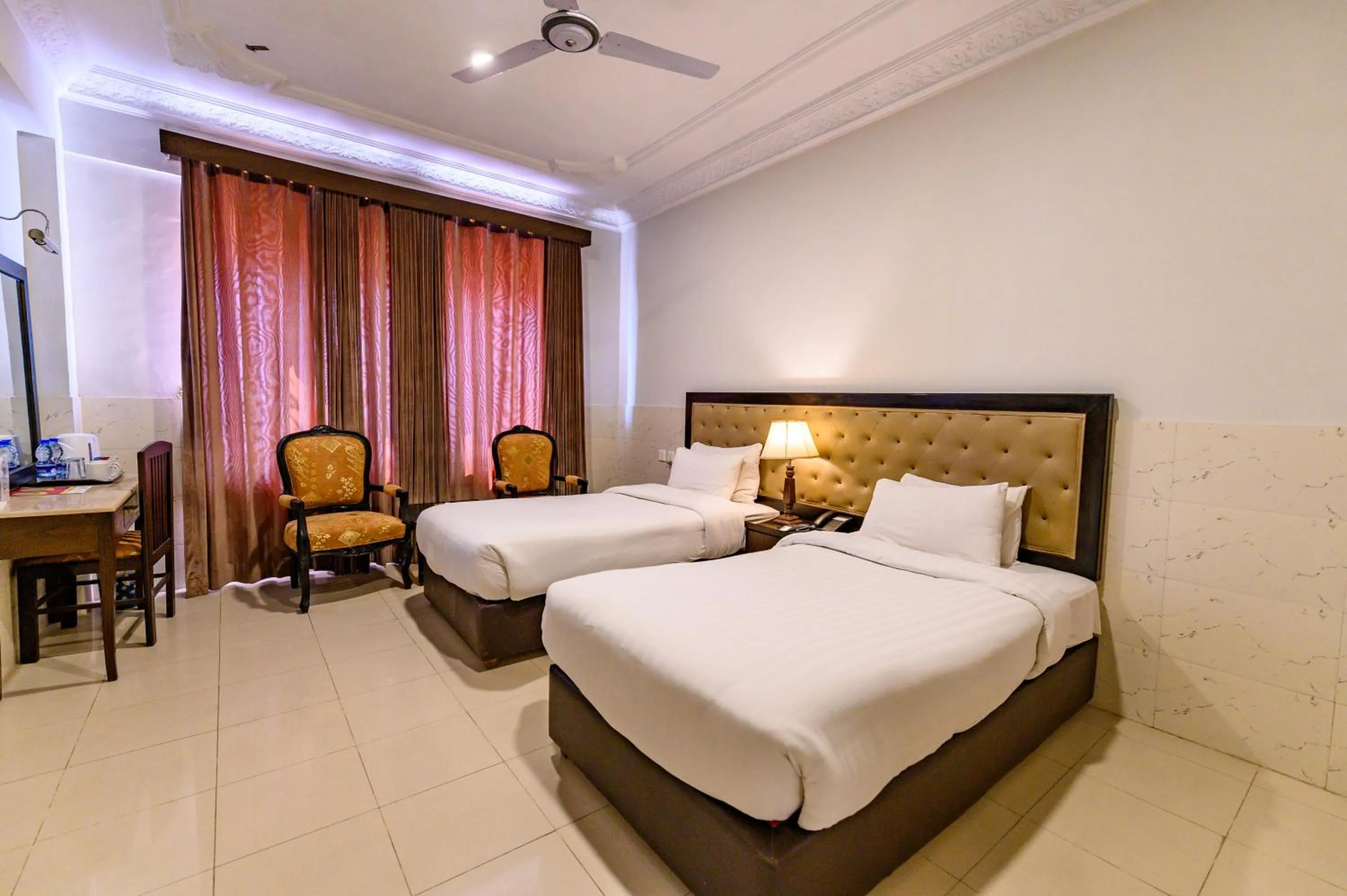 Bedroom, Bed in Hotel One Mall Road Murree