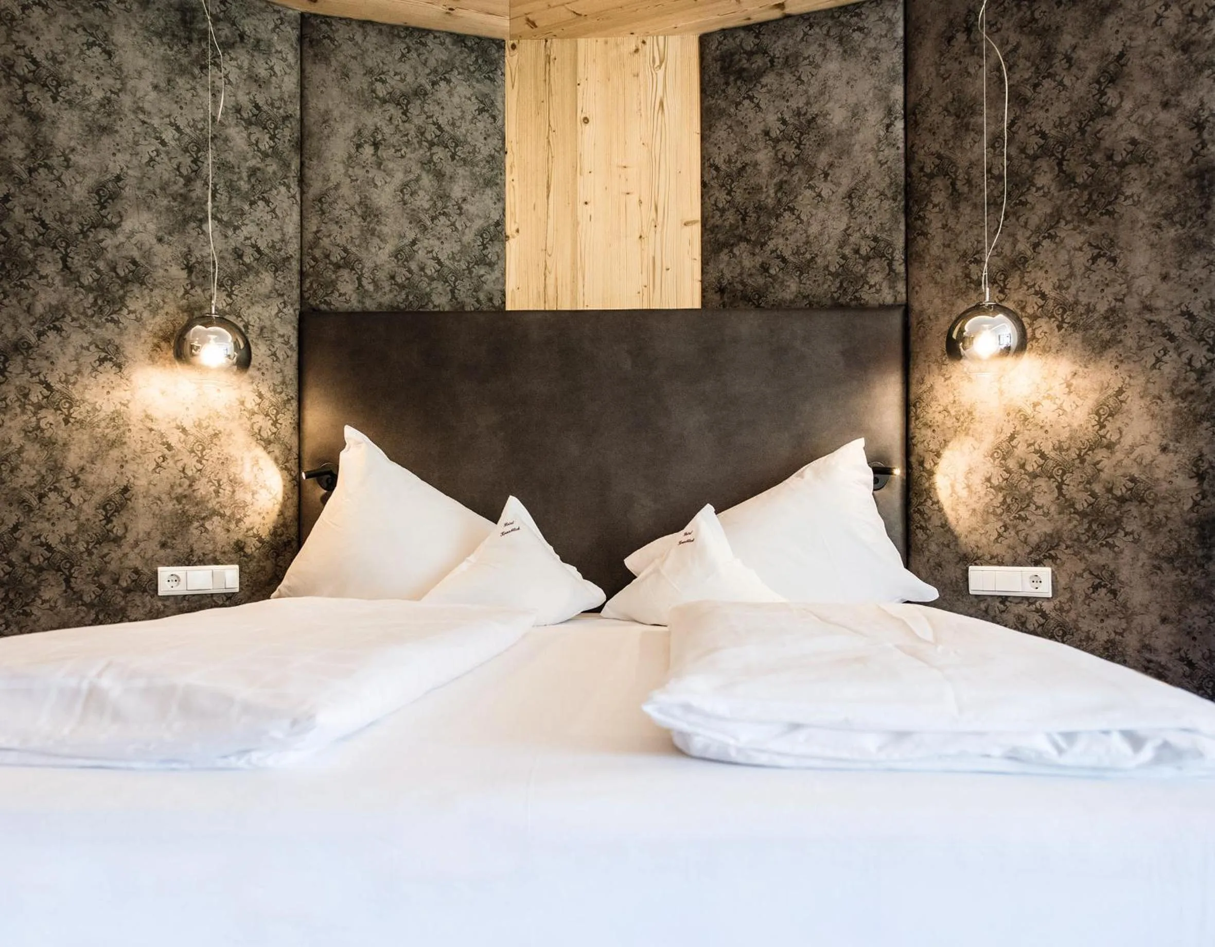 Photo of the whole room, Bed in Hotel Kronblick