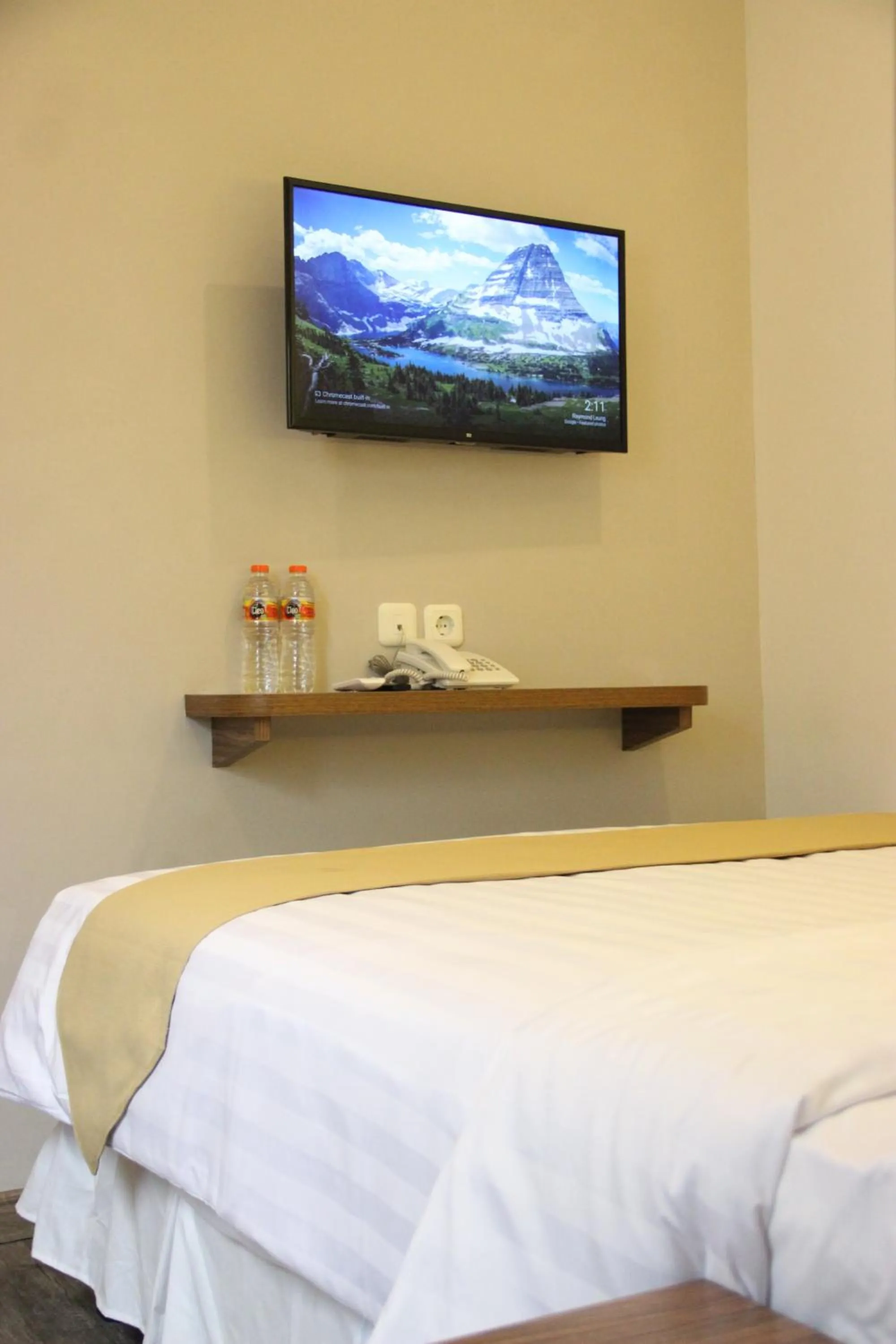 Bed in Front One Budget Malioboro Jogja