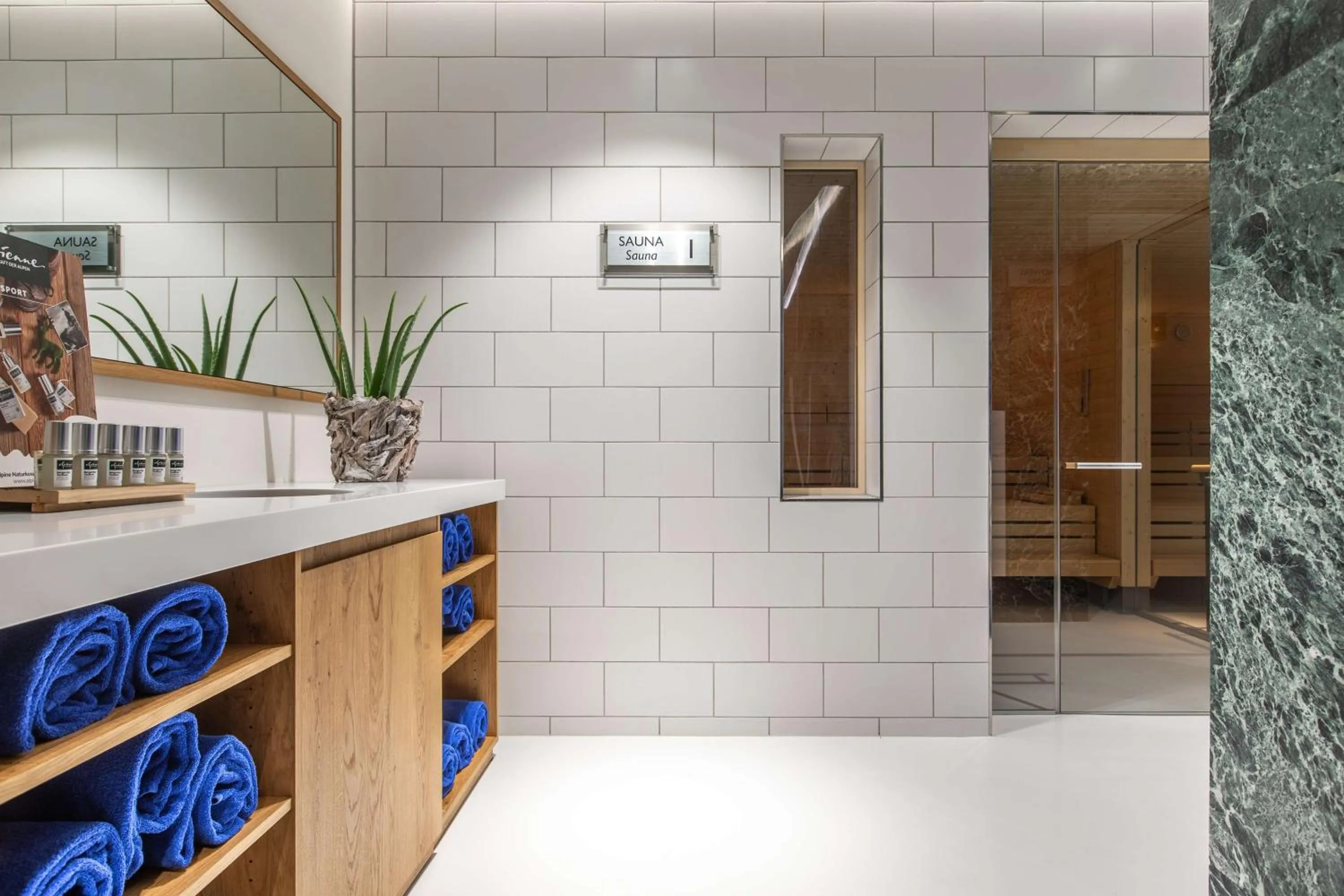 Spa and wellness centre/facilities in Radisson Blu Hotel Reussen, Andermatt