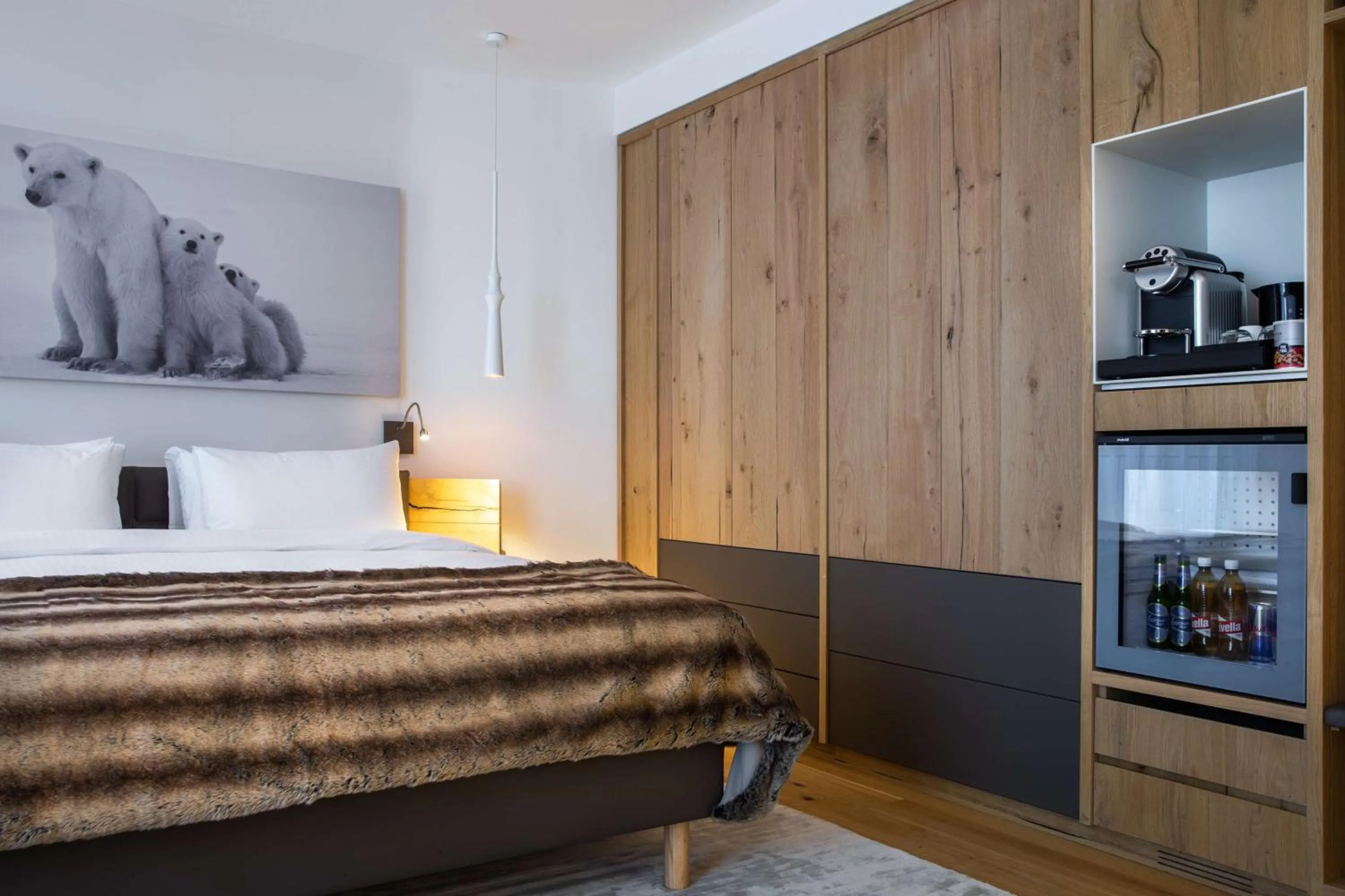 Photo of the whole room, Bed in Radisson Blu Hotel Reussen, Andermatt