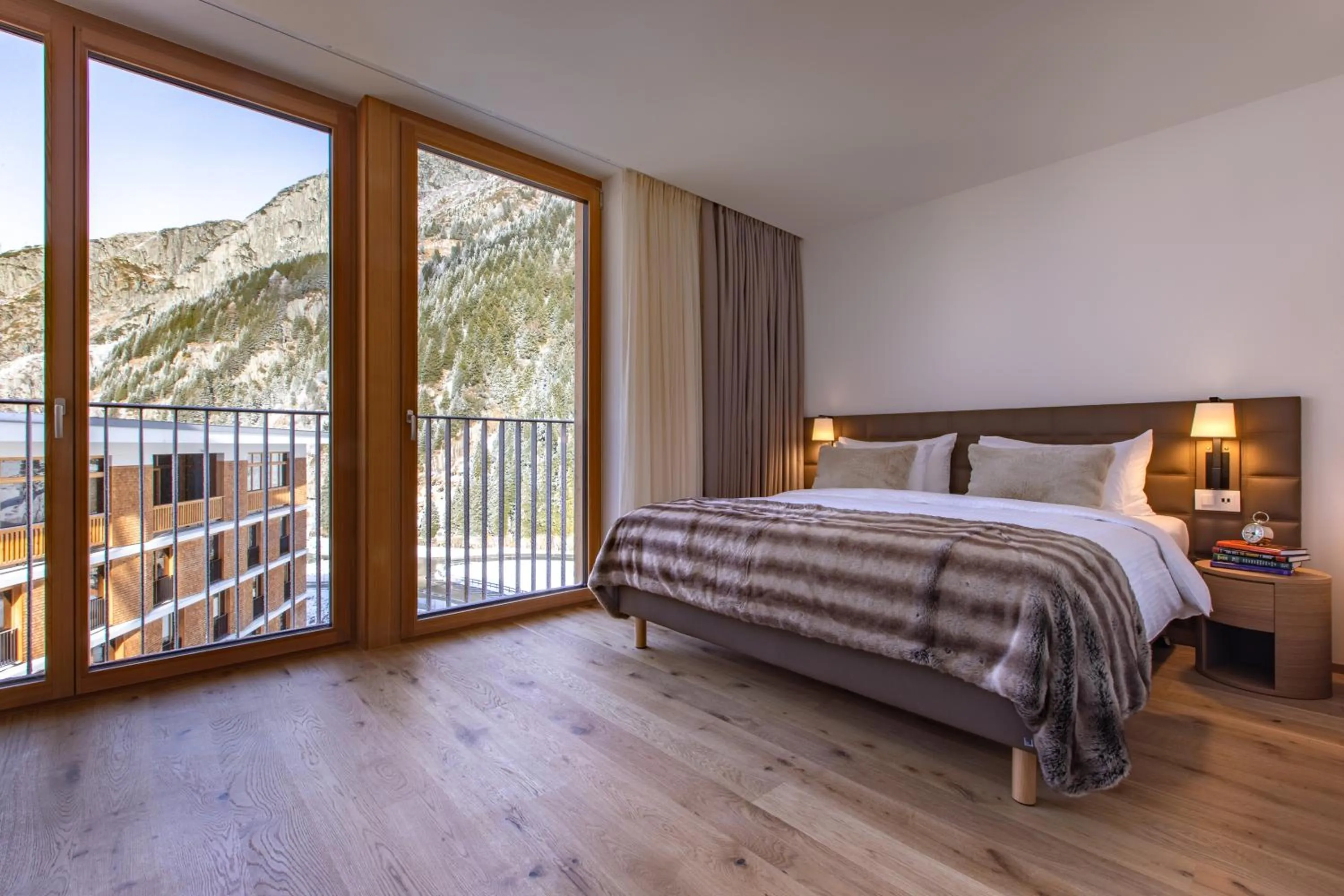 Bedroom, Bed in Radisson Blu Hotel Reussen, Andermatt