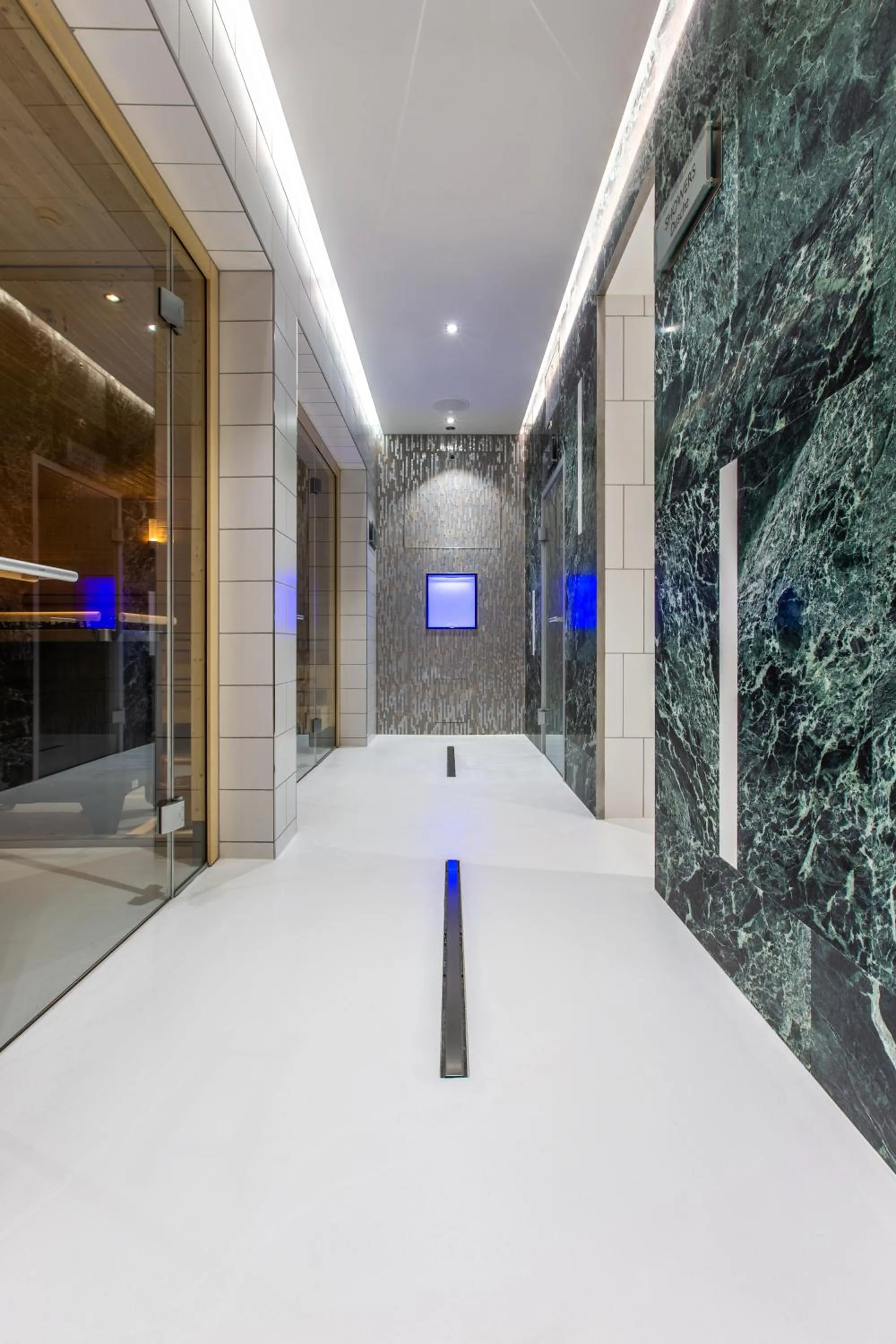 Area and facilities in Radisson Blu Hotel Reussen, Andermatt