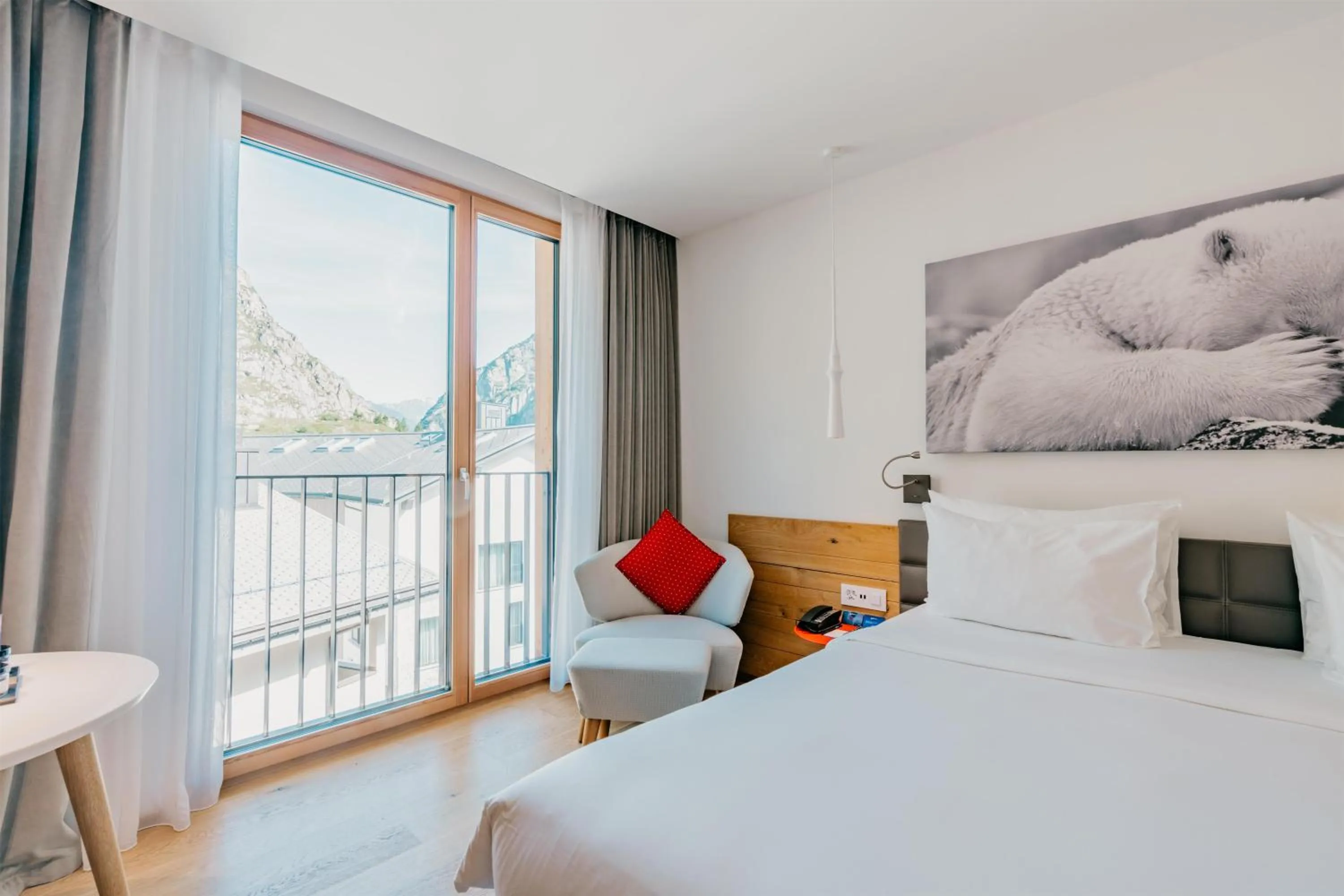 Bedroom, Bed in Radisson Blu Hotel Reussen, Andermatt