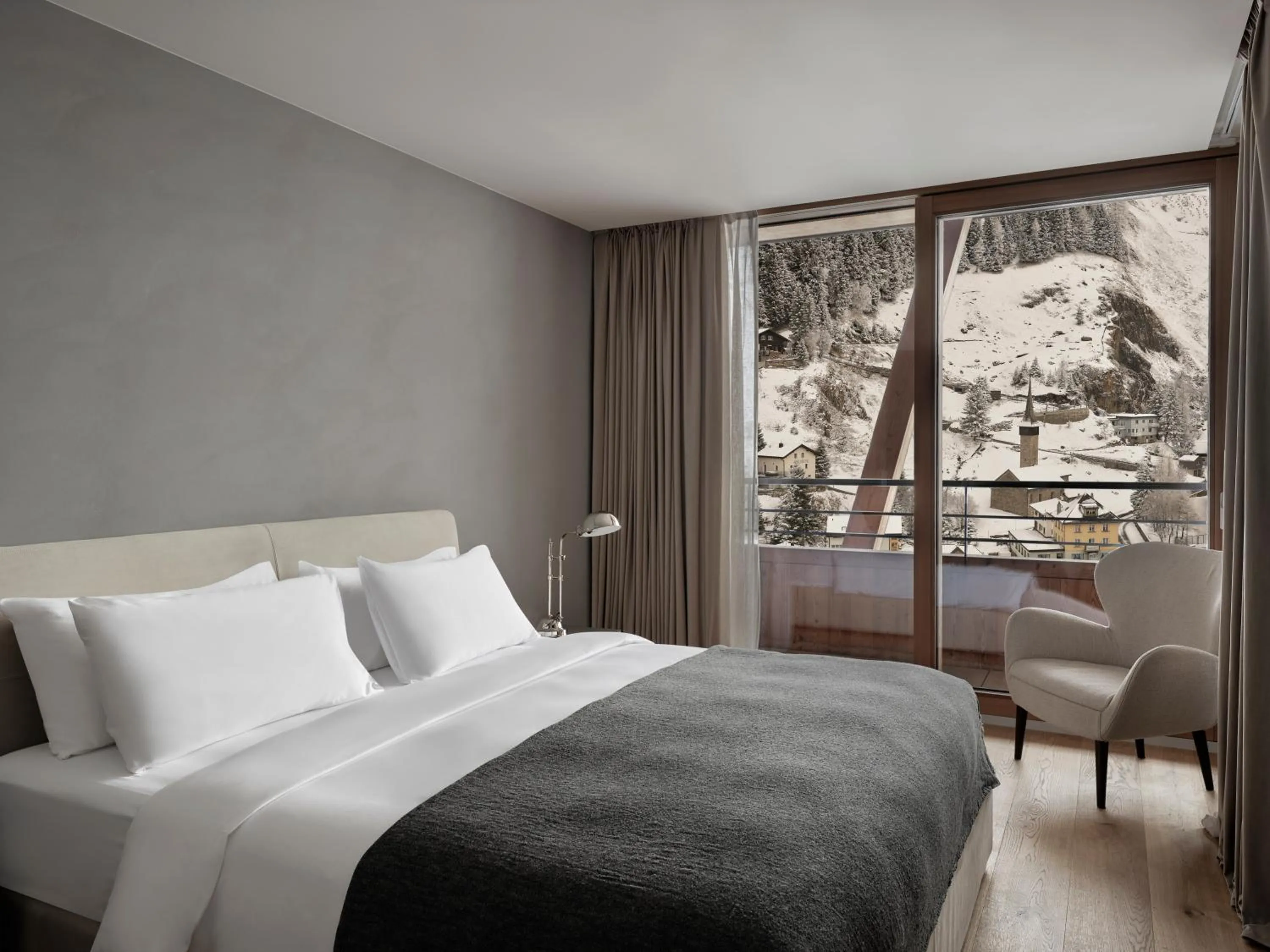 Bed in Radisson Blu Hotel Reussen, Andermatt