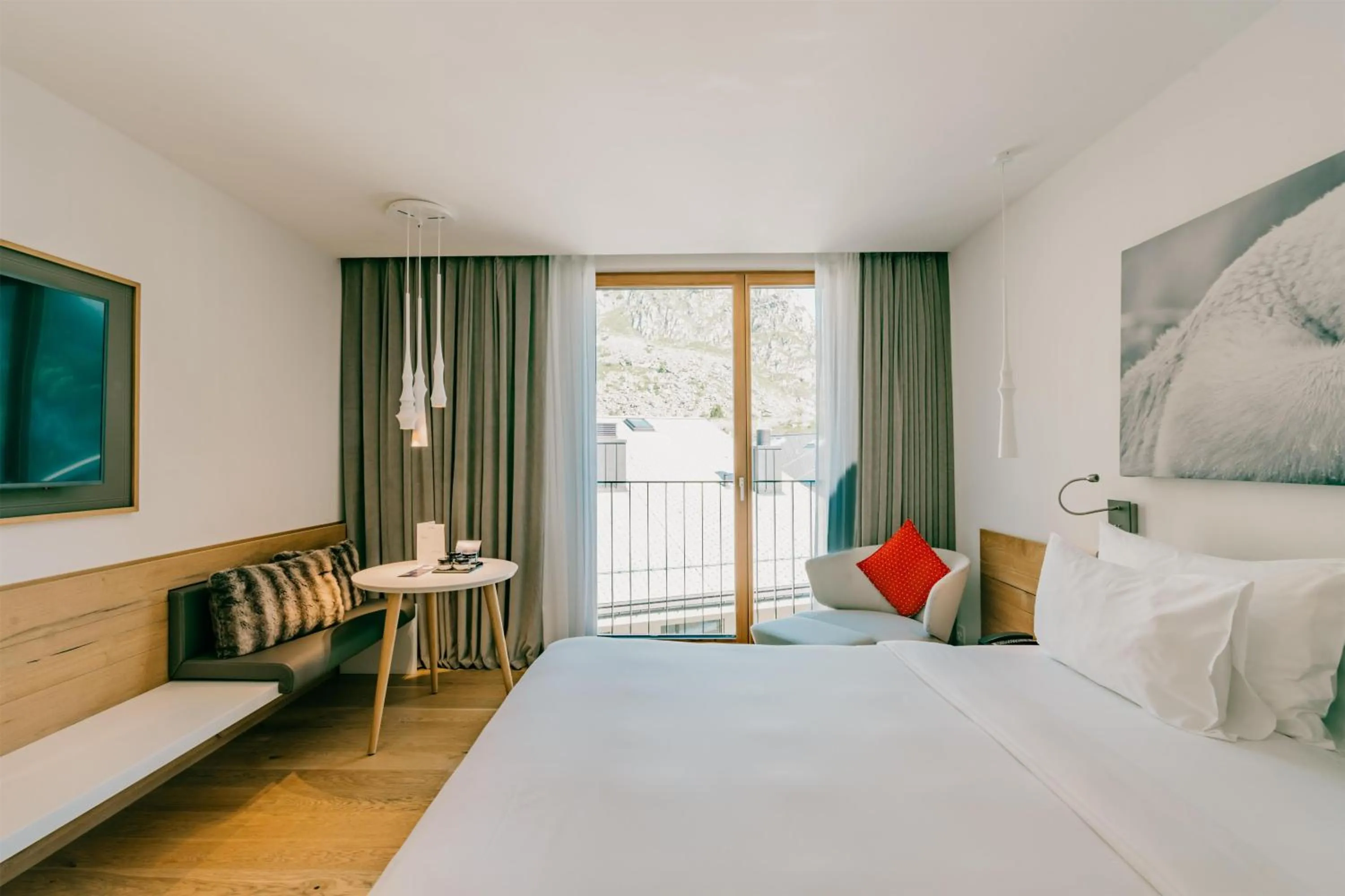 Bedroom, Bed in Radisson Blu Hotel Reussen, Andermatt