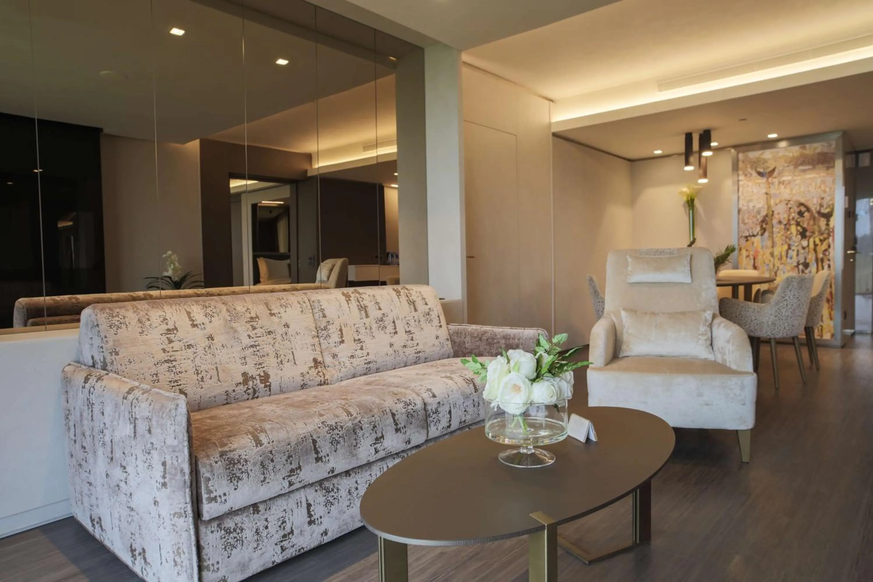 Photo of the whole room, Seating Area in Radisson BLU Hotel Algiers Hydra