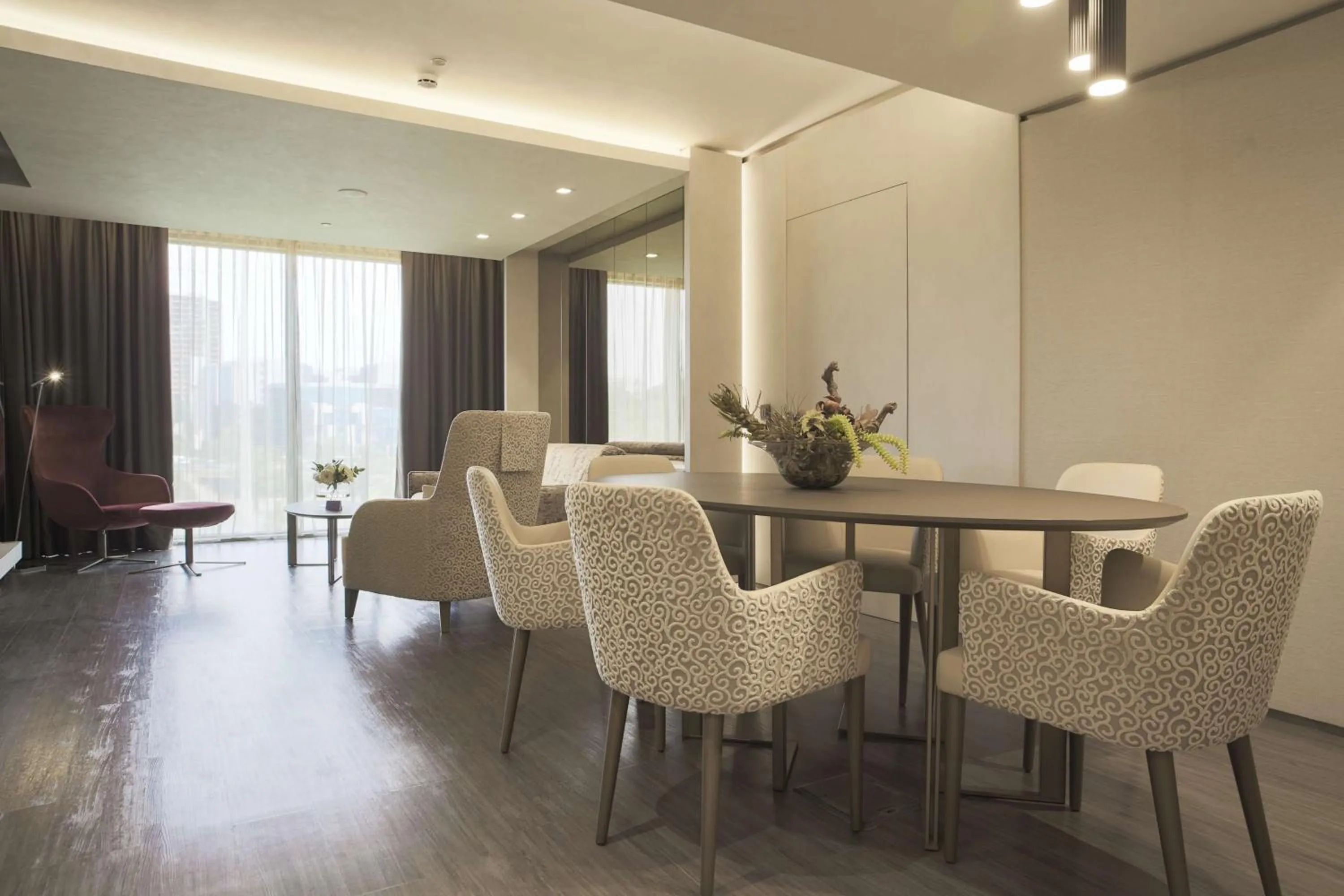 Photo of the whole room, Seating Area in Radisson BLU Hotel Algiers Hydra