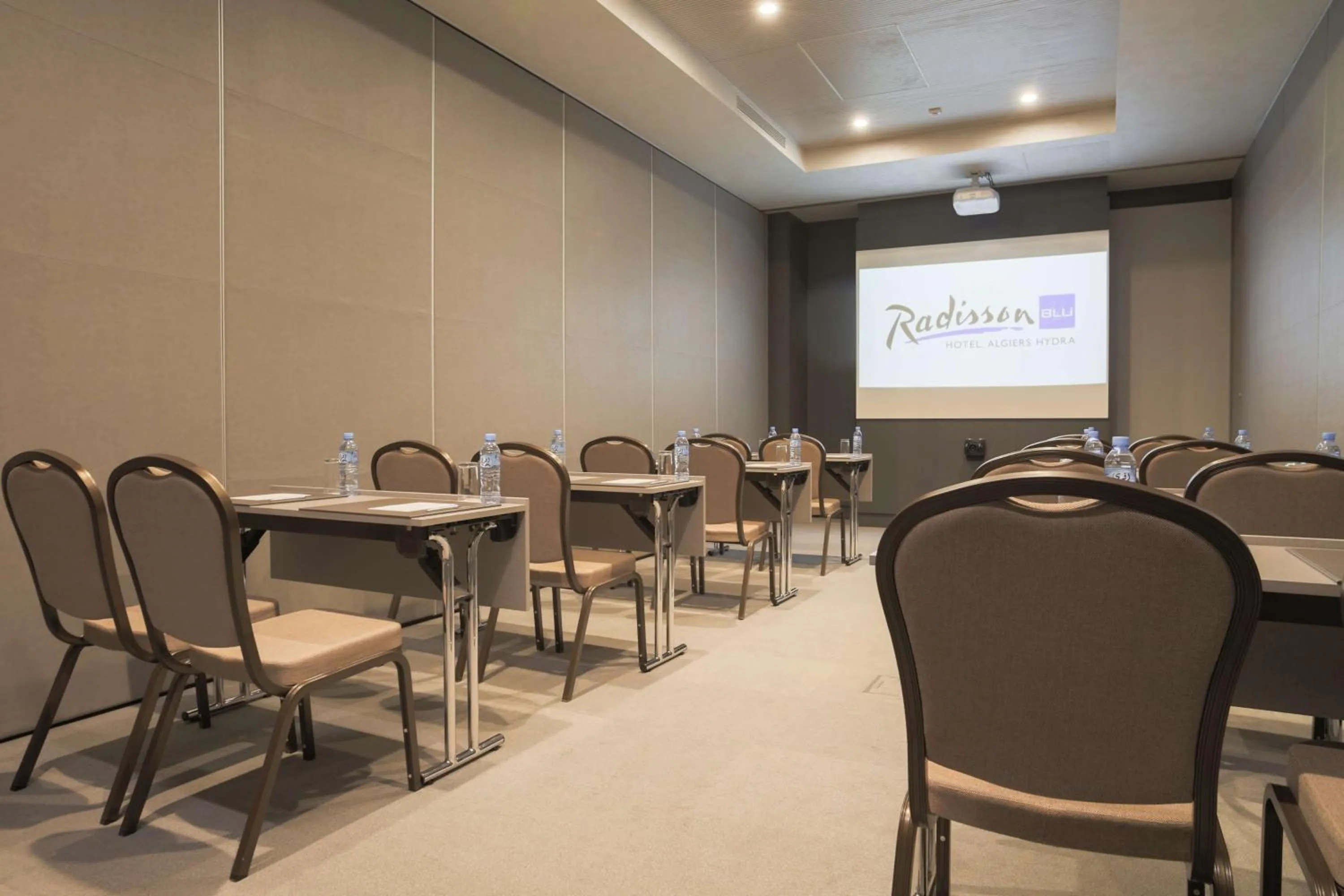 Lounge or bar in Radisson BLU Hotel Algiers Hydra