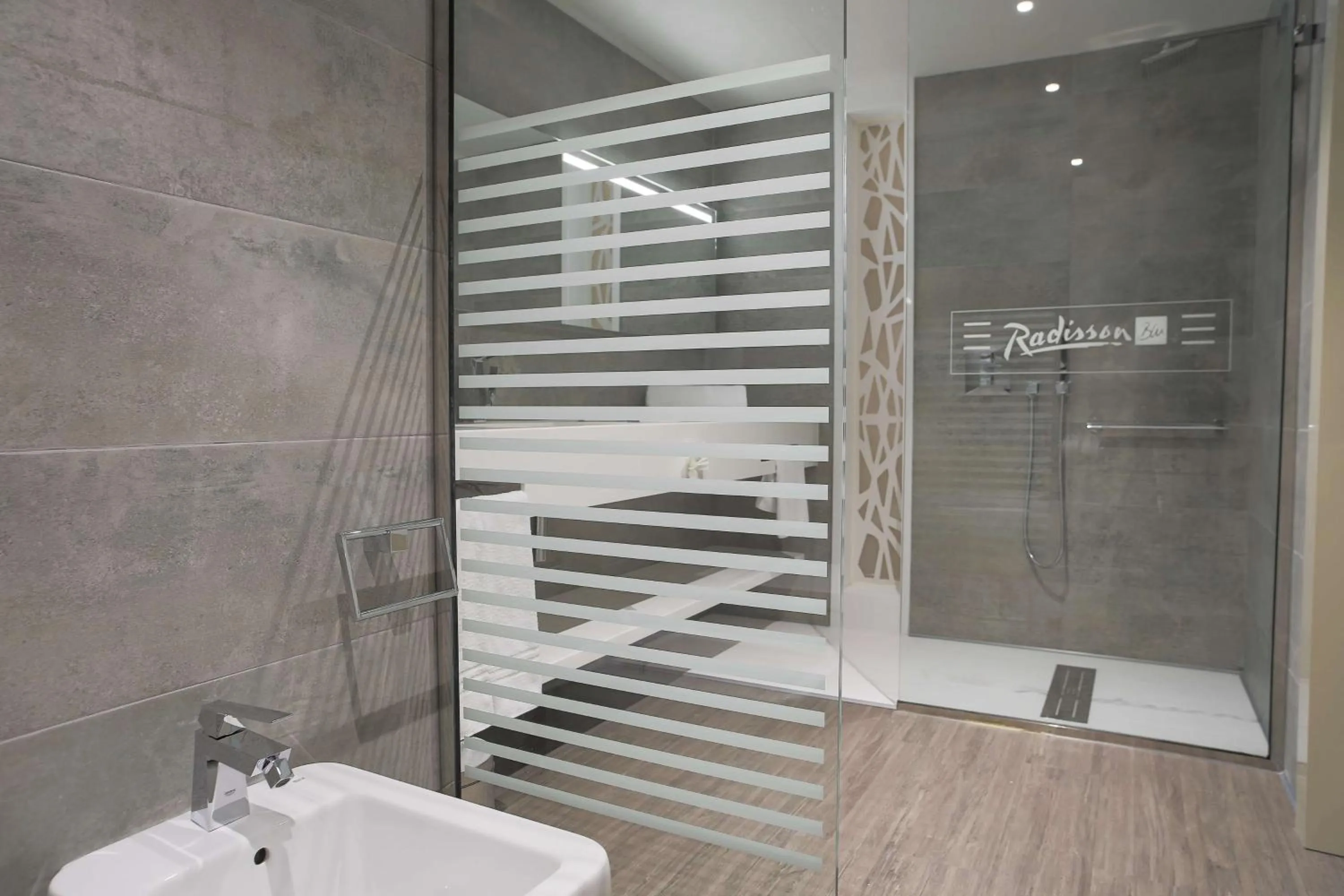 Bathroom in Radisson BLU Hotel Algiers Hydra