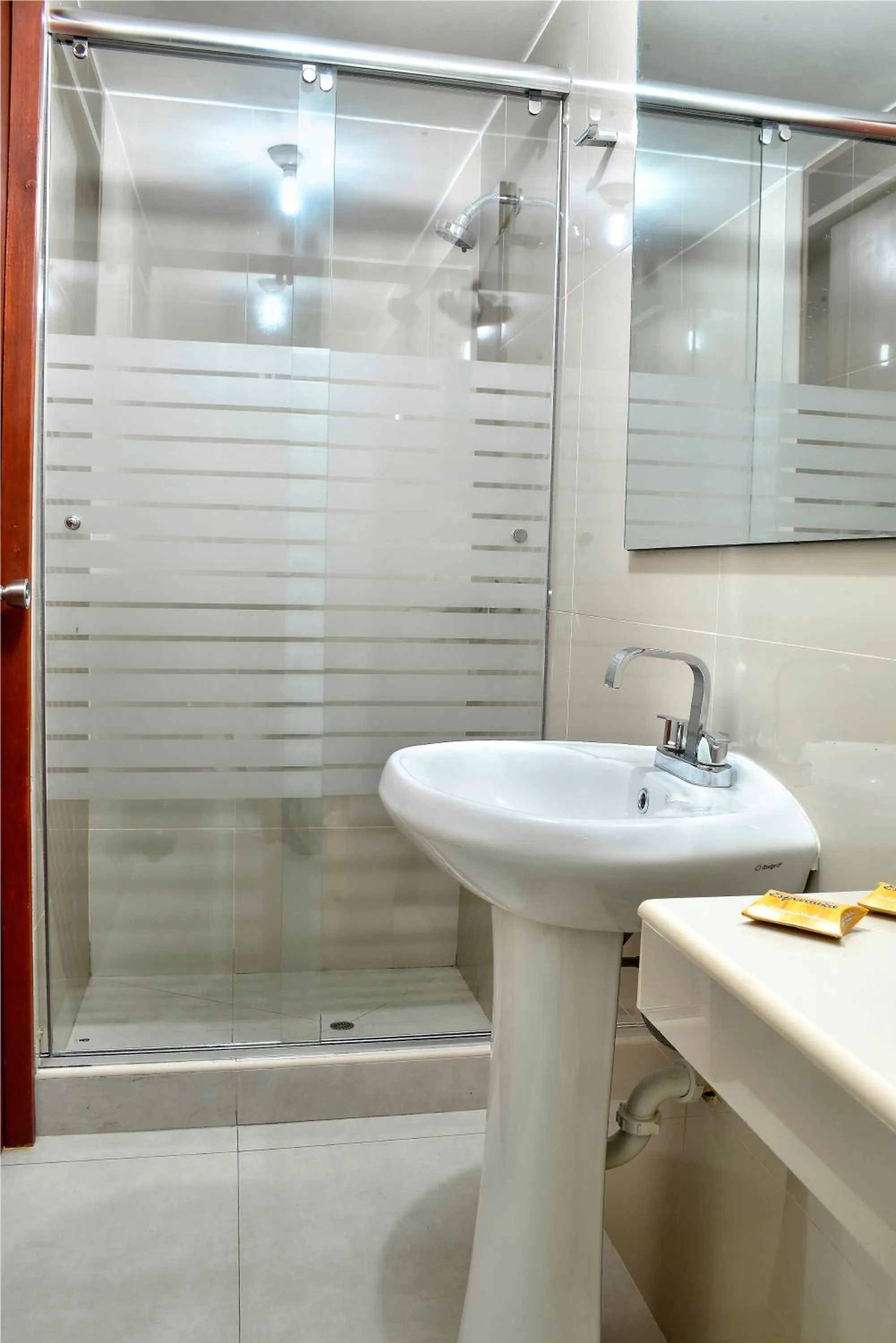 Shower in Hotel Esperanza