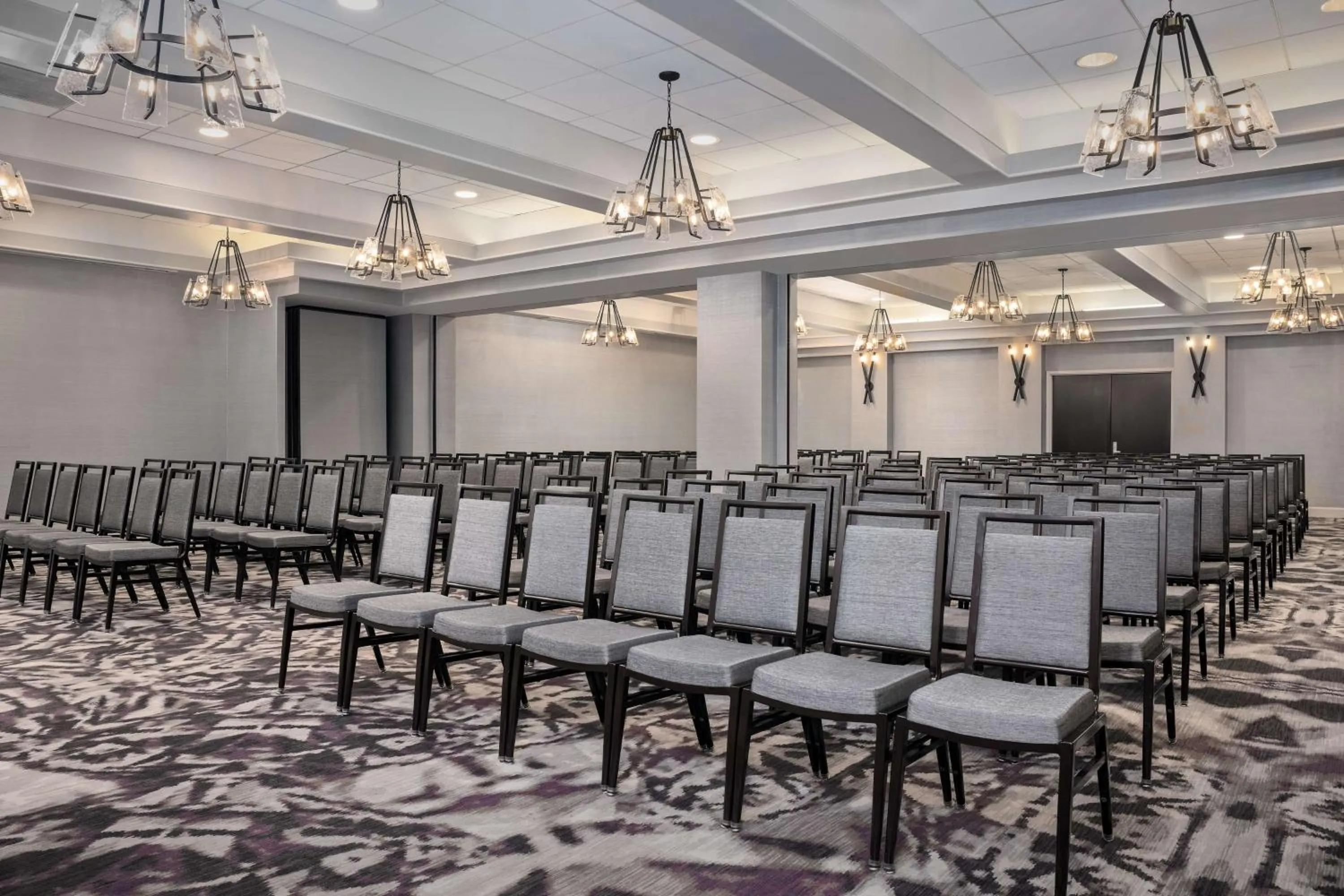 Meeting/conference room in Embassy Suites by Hilton Crystal City National Airport