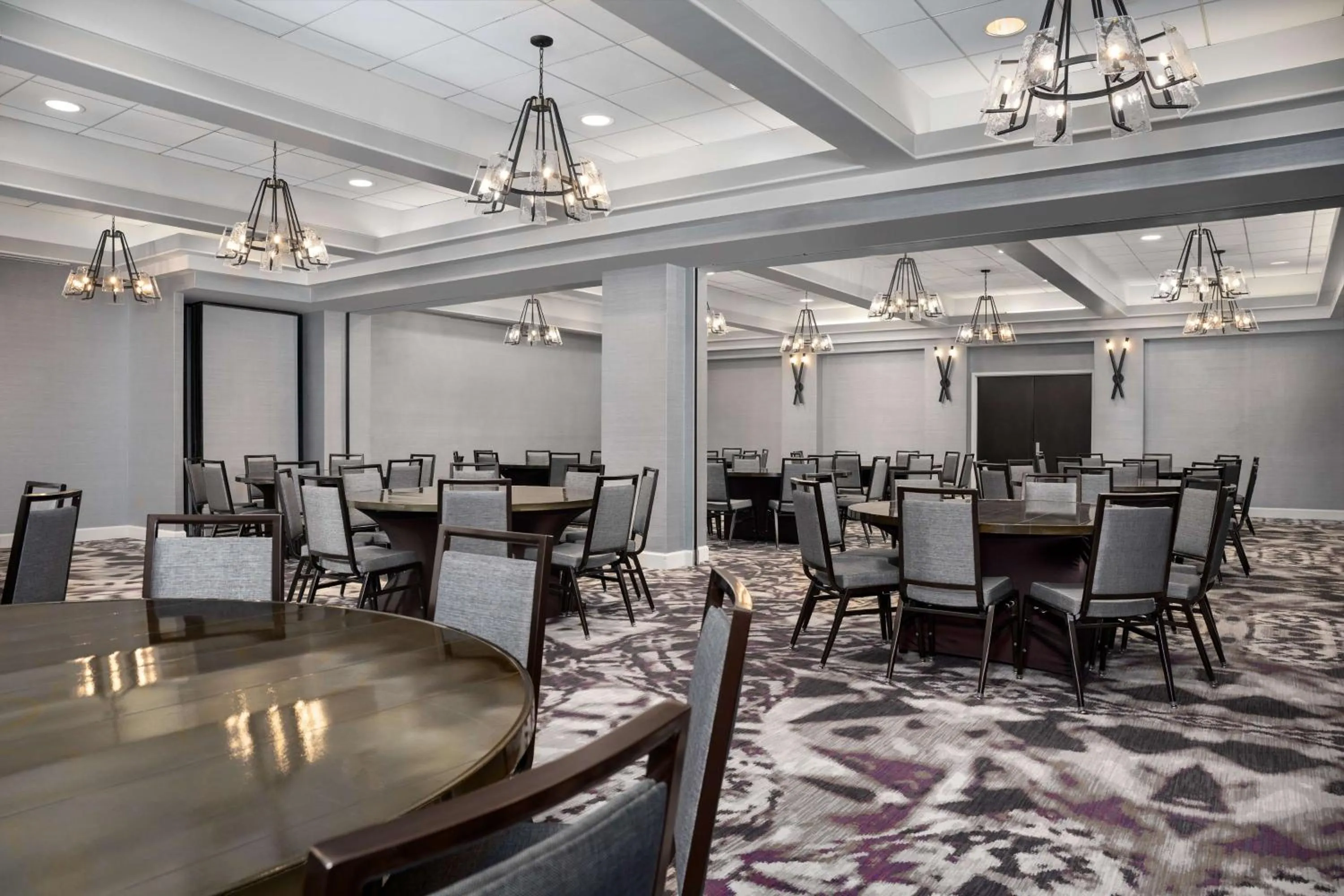 Meeting/conference room in Embassy Suites by Hilton Crystal City National Airport