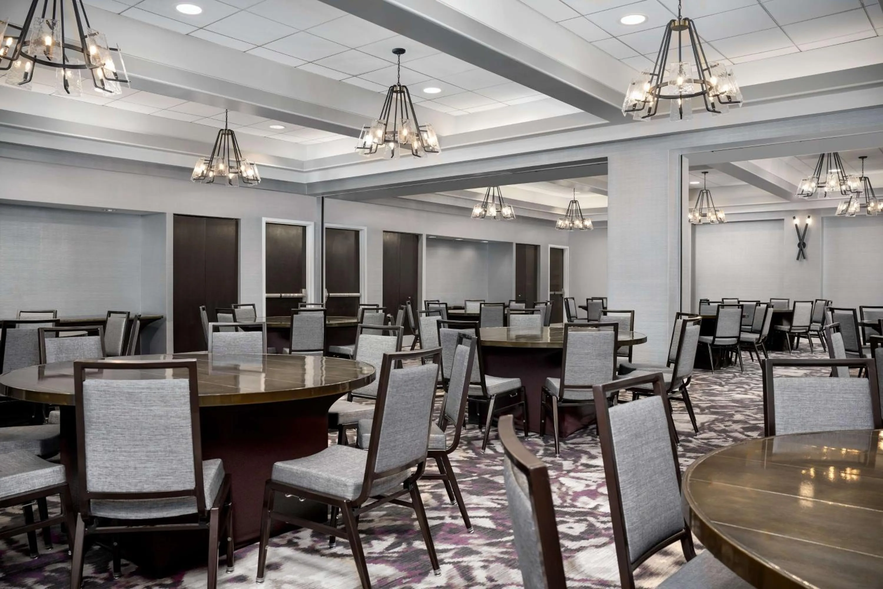 Meeting/conference room in Embassy Suites by Hilton Crystal City National Airport