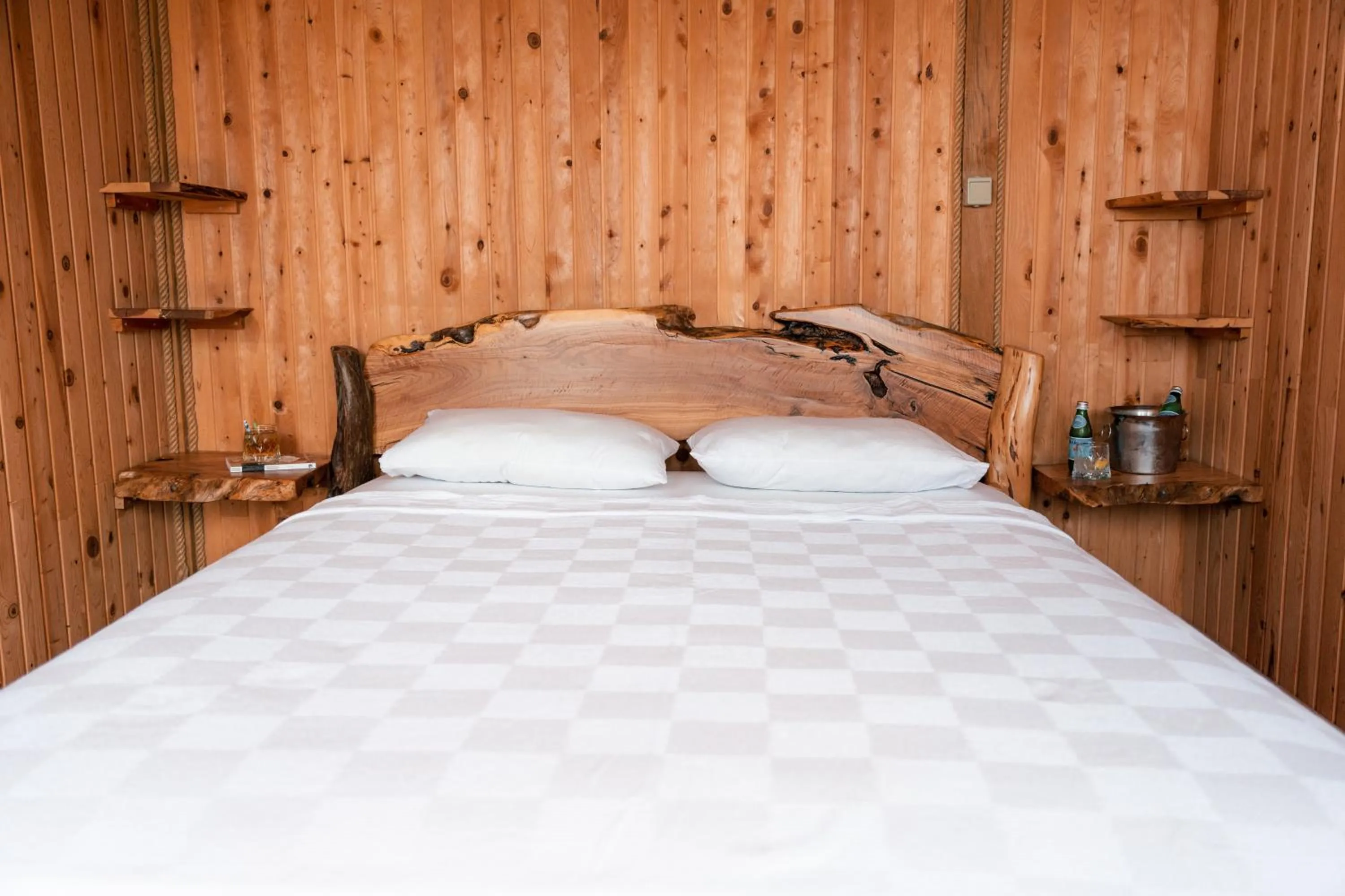 Bed in Olive Garden Kabak