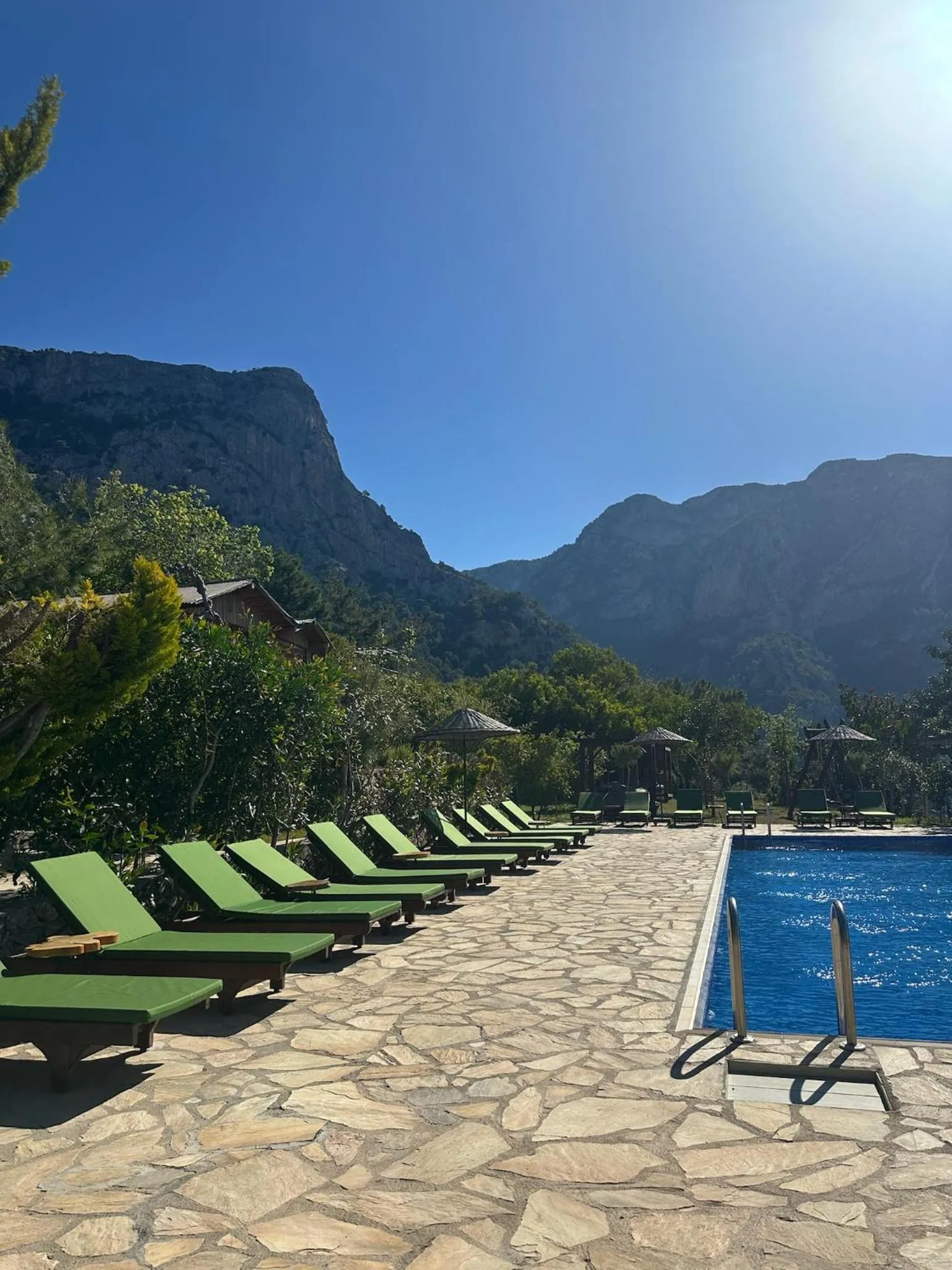 Mountain view in Olive Garden Kabak