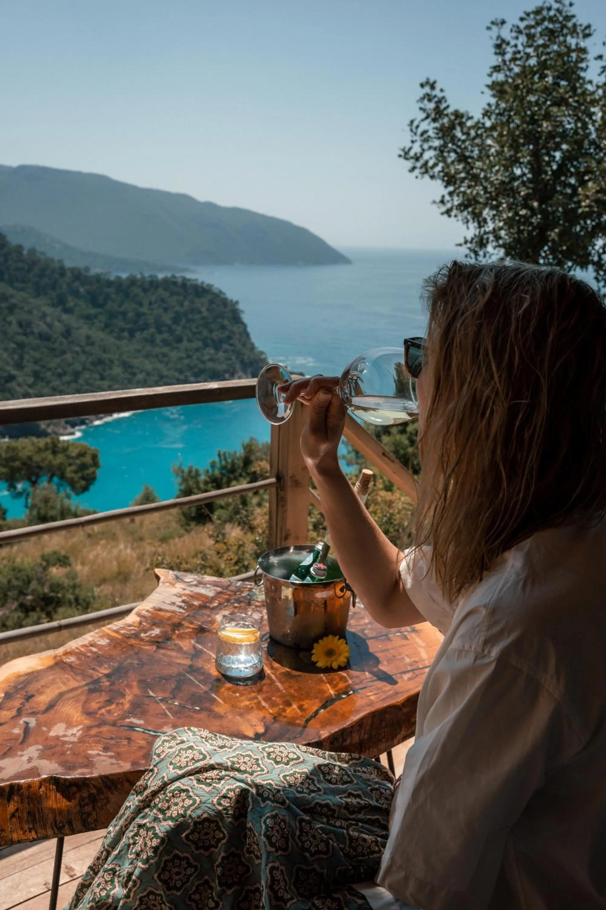 People in Olive Garden Kabak