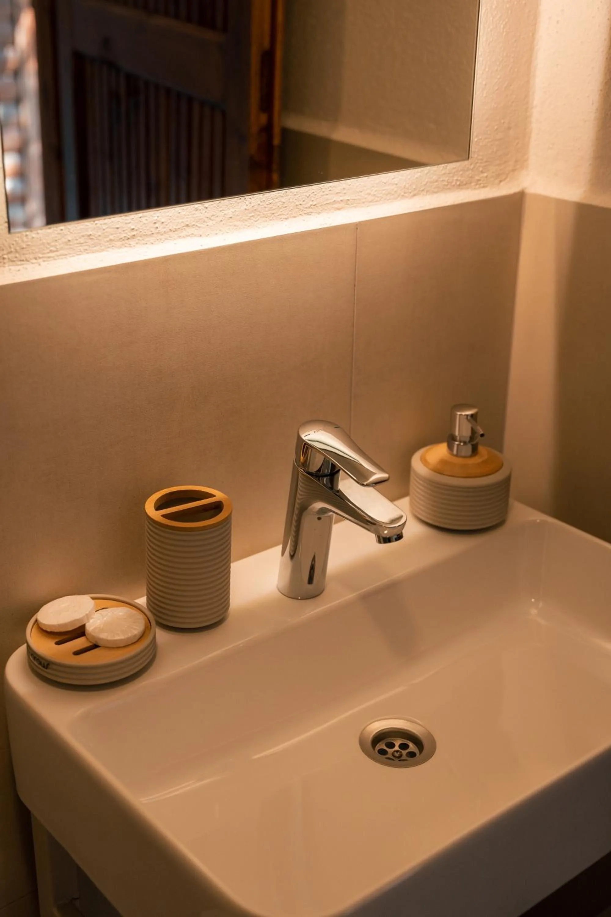 Bathroom in Olive Garden Kabak