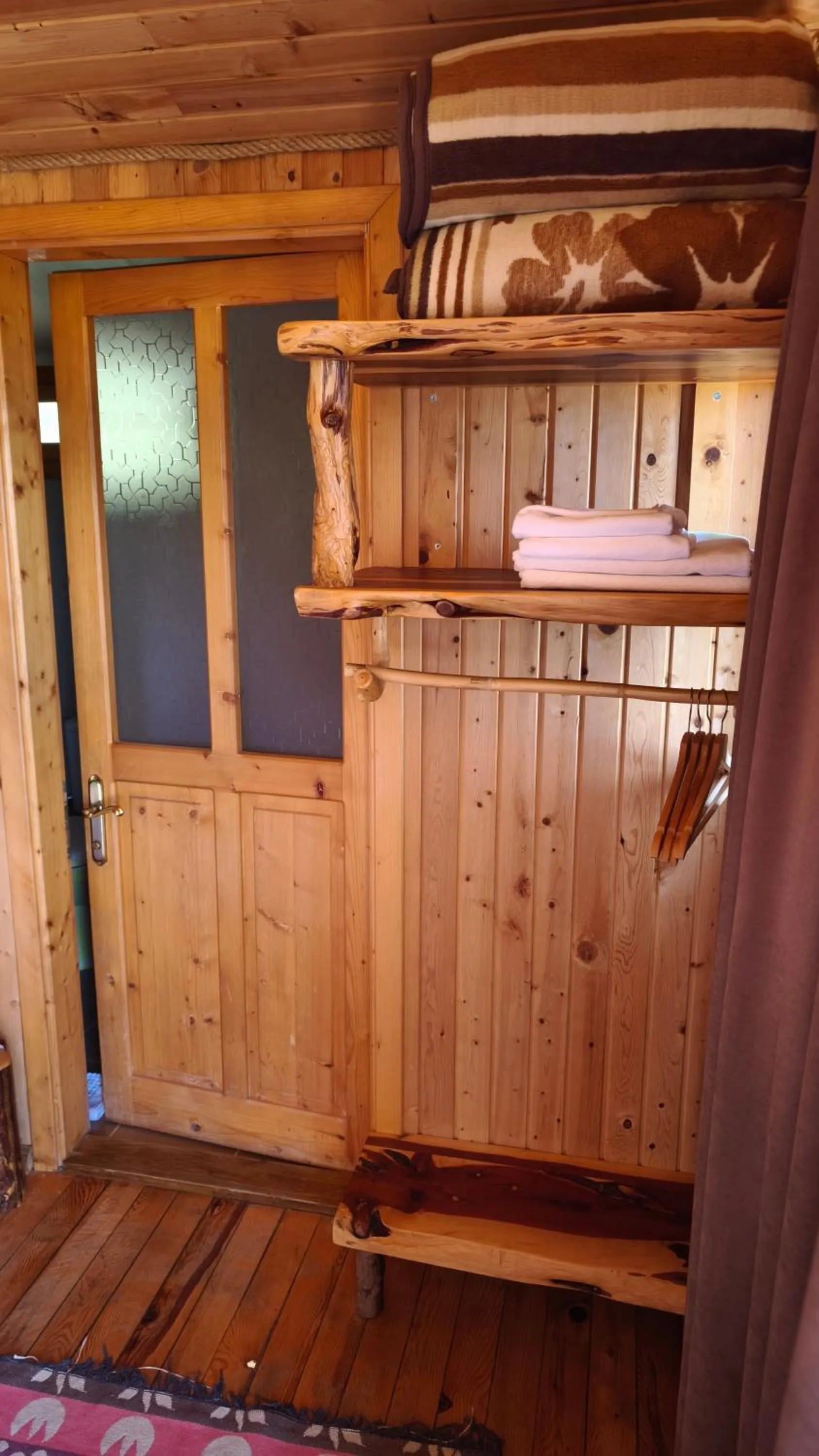 wardrobe in Olive Garden Kabak