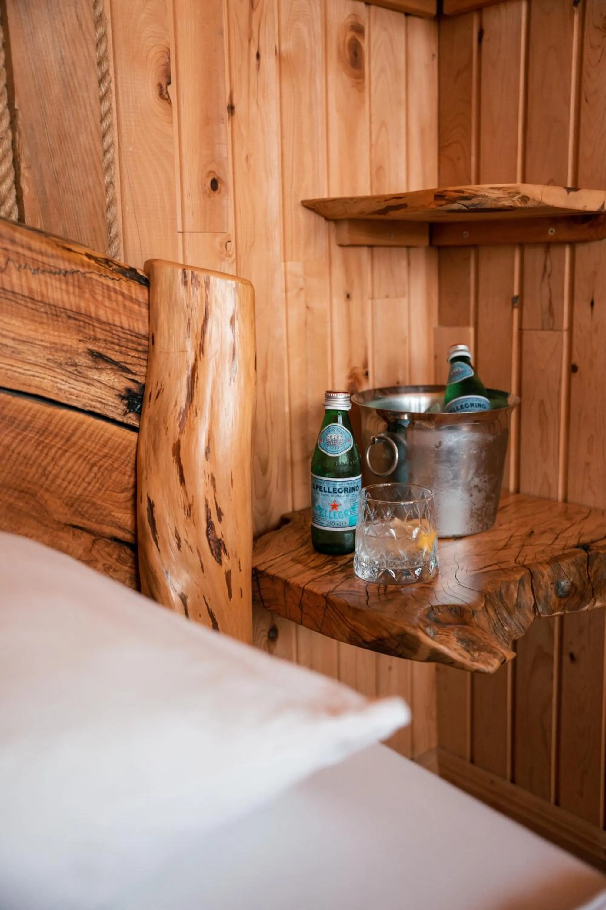 Bed in Olive Garden Kabak