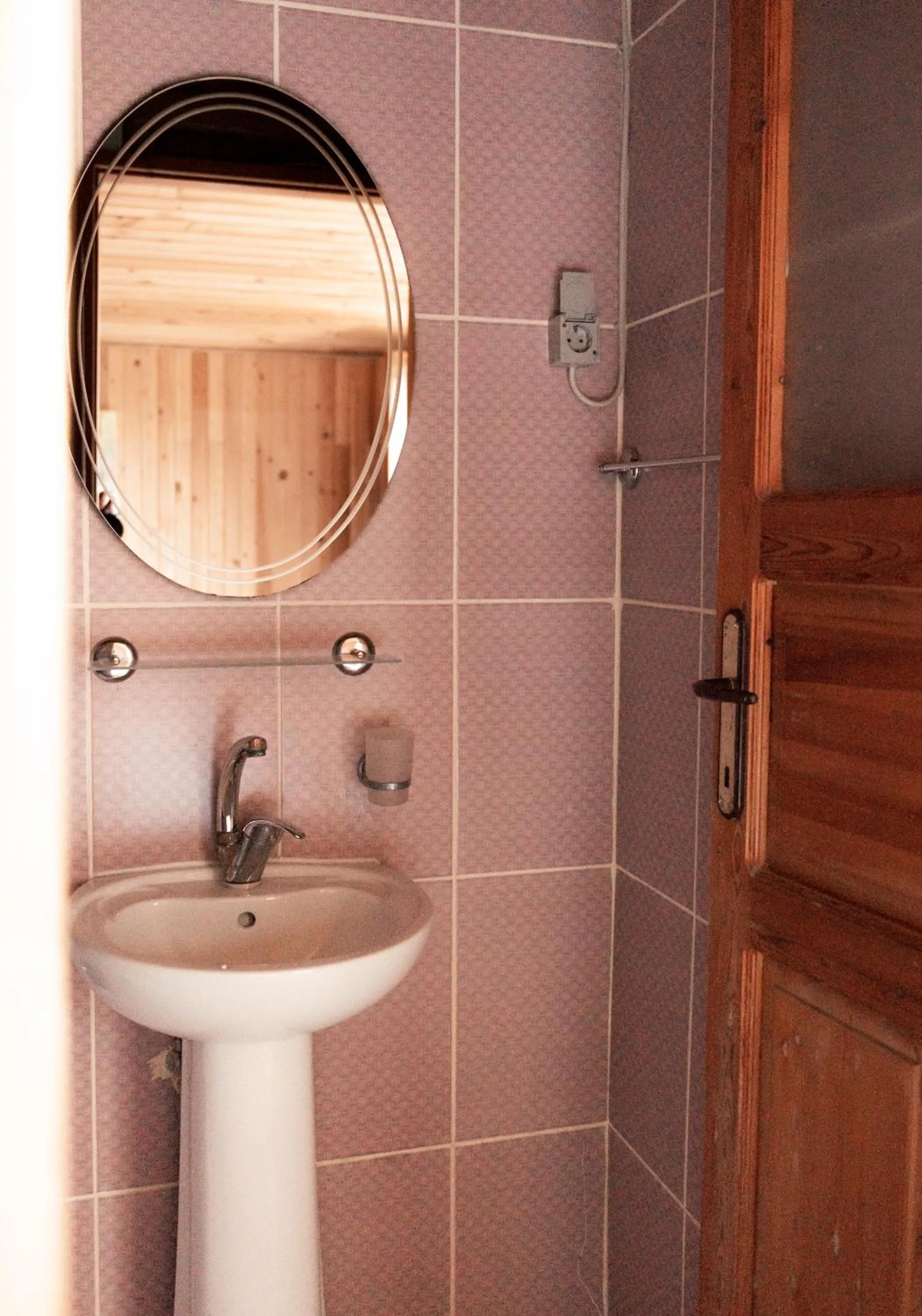 Bathroom in Olive Garden Kabak