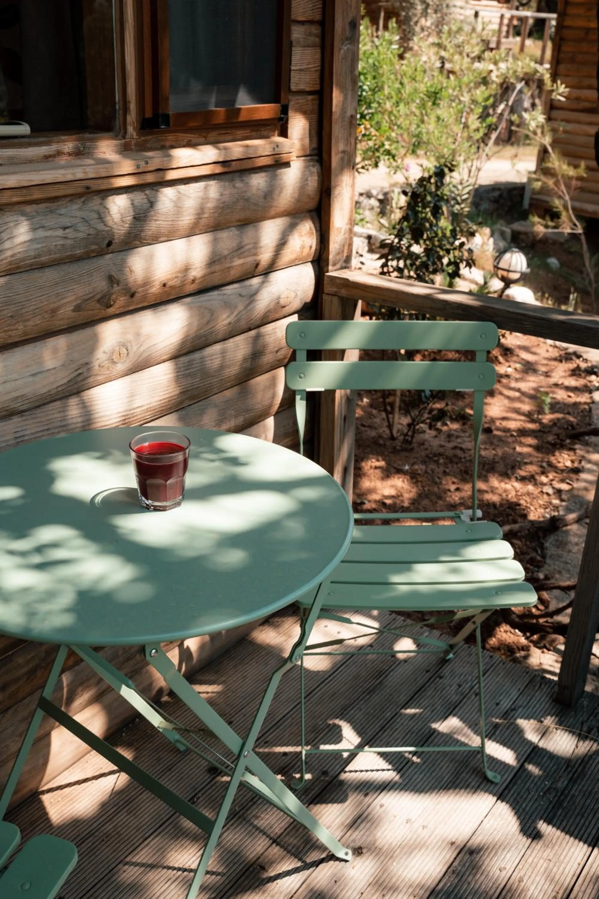 Patio in Olive Garden Kabak